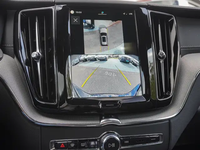 Volvo XC60 view 14