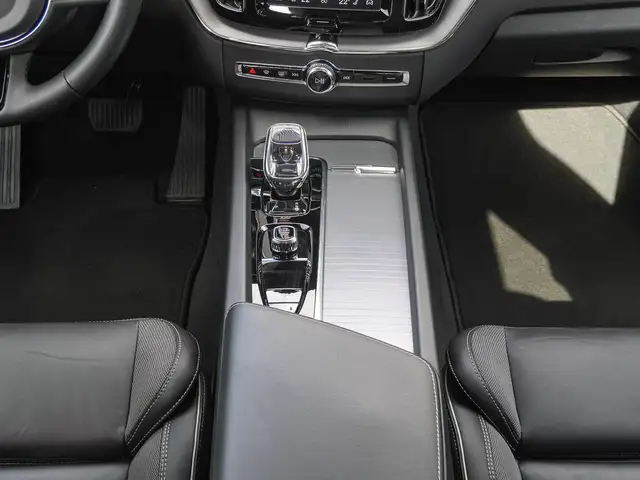 Volvo XC60 view 15