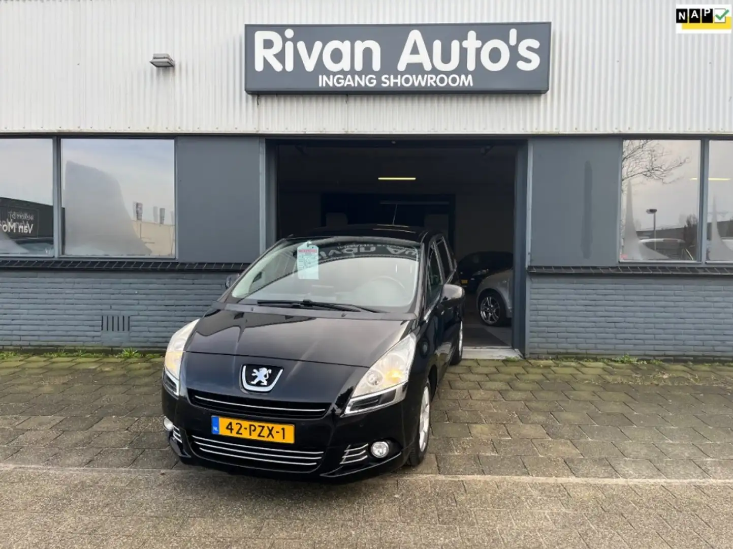 Peugeot 5008 1.6 VTI B. LEASE 7P. Zwart - 1