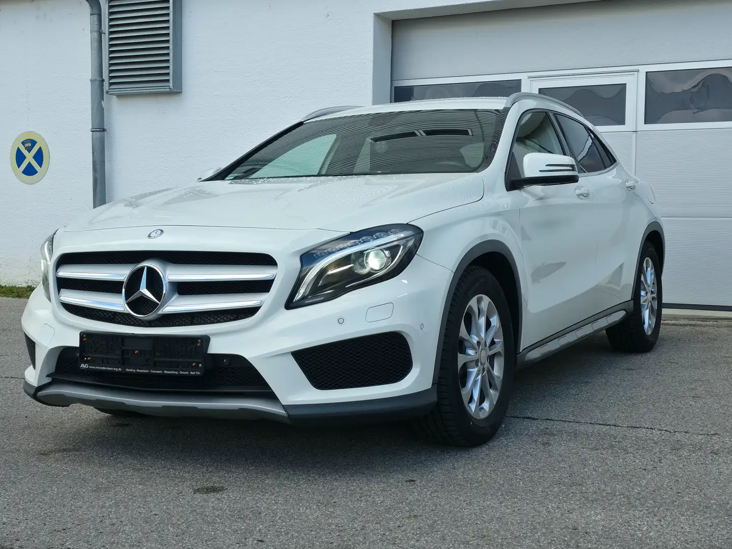 Mercedes-Benz GLA 200 GLA 200 Street Style (156.943) Weiß - 1
