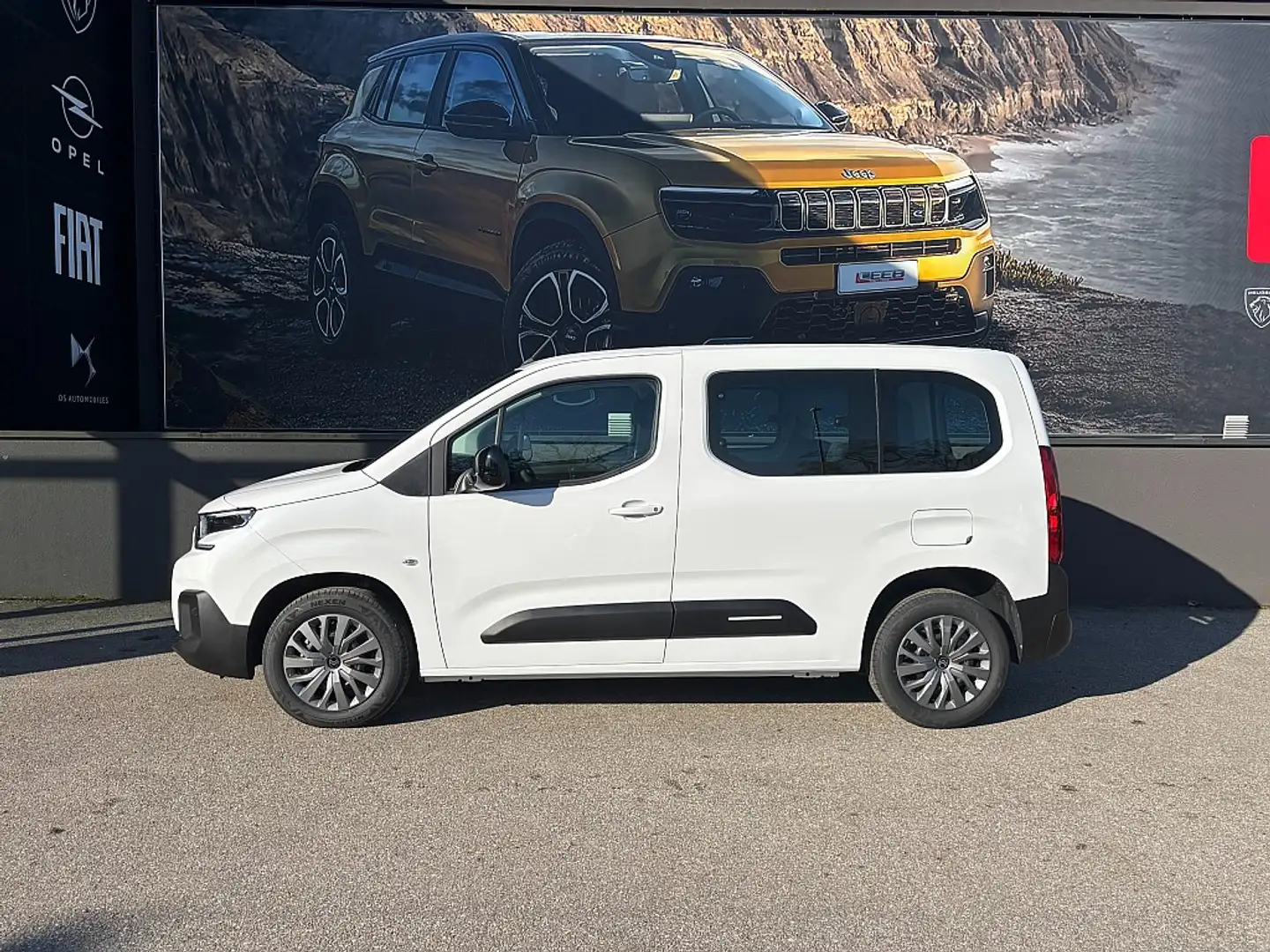 Citroen Berlingo BlueHDi 100 S&S Plus M inkl. Winterpaket, Visio... Weiß - 2