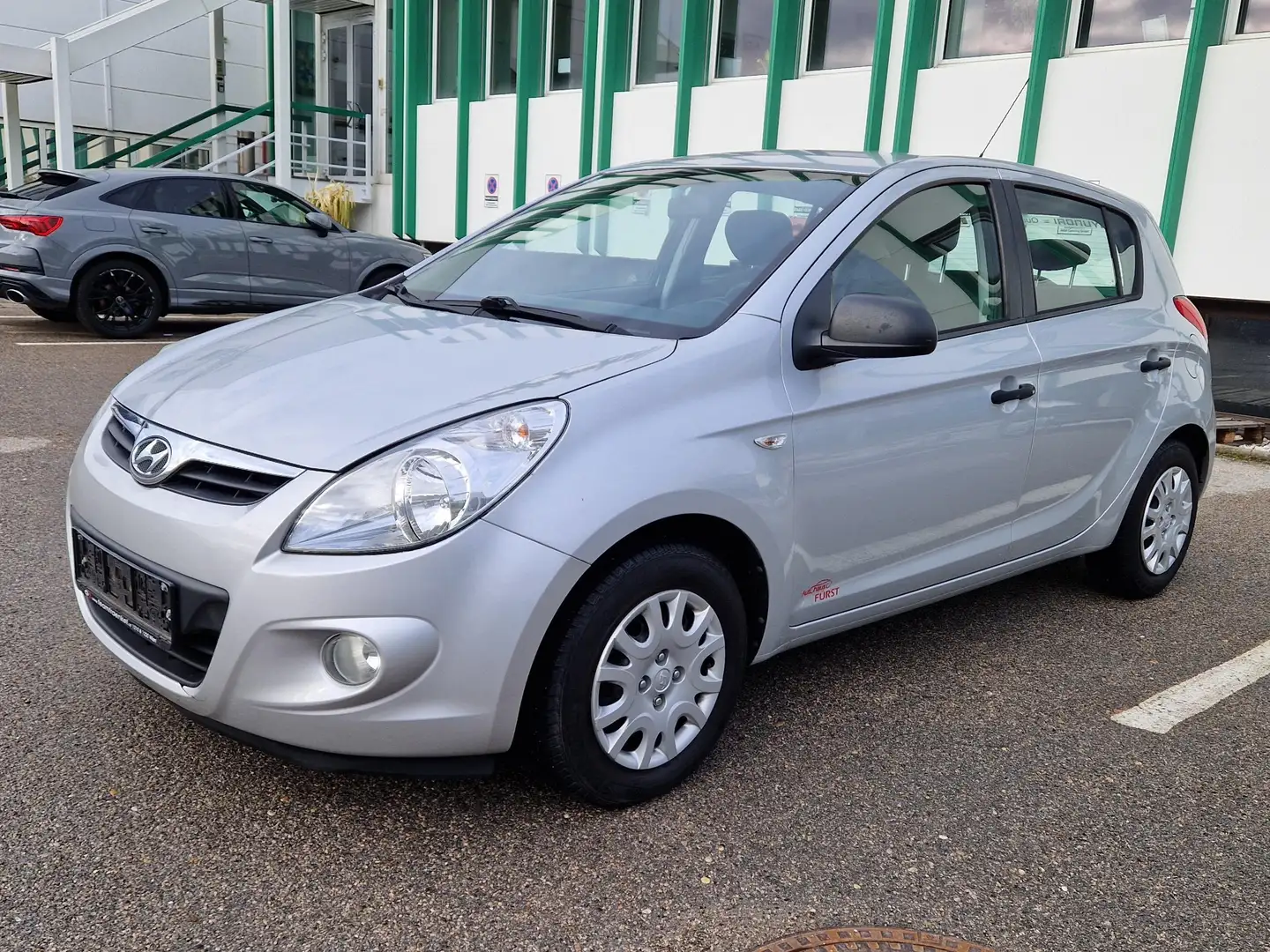 Hyundai i20 1.25 Life Grau - 1