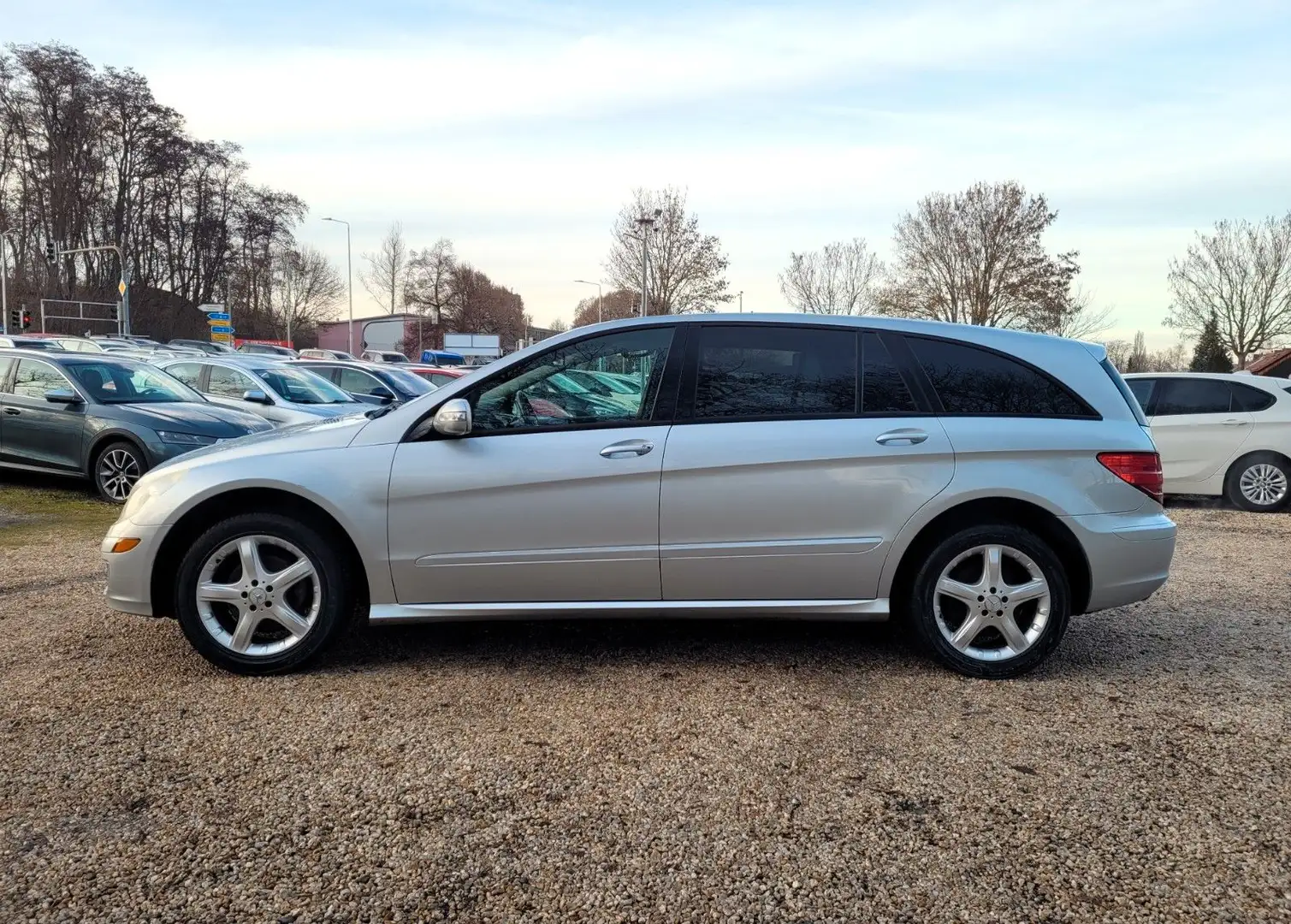 Mercedes-Benz R 350 L 4Matic*6-Sitzer*Leder*LMF*Klima*DVD*Navi* Silber - 2