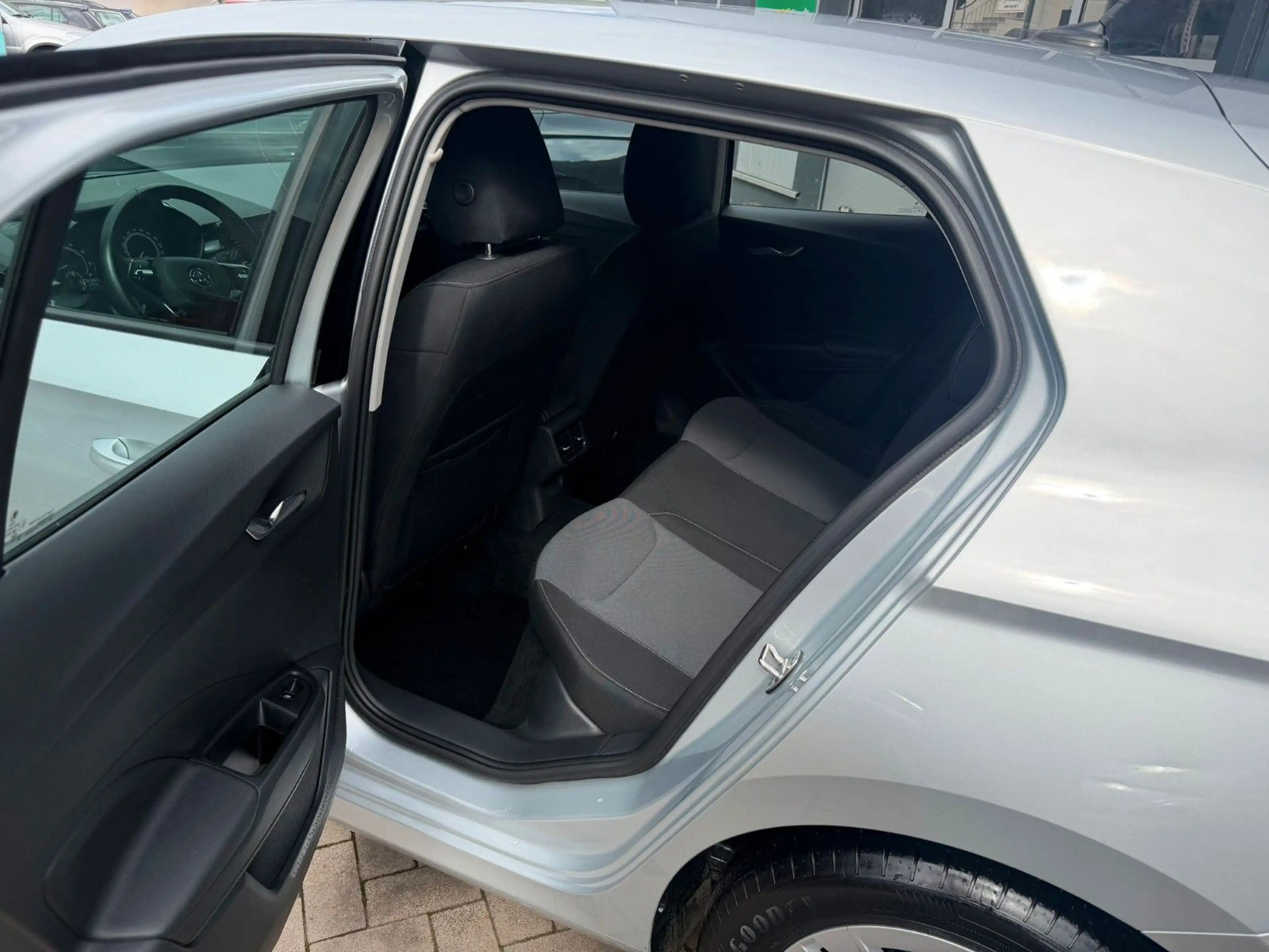 Skoda Fabia Selection Klima AppCon 36 Monate Garantie — photo 11