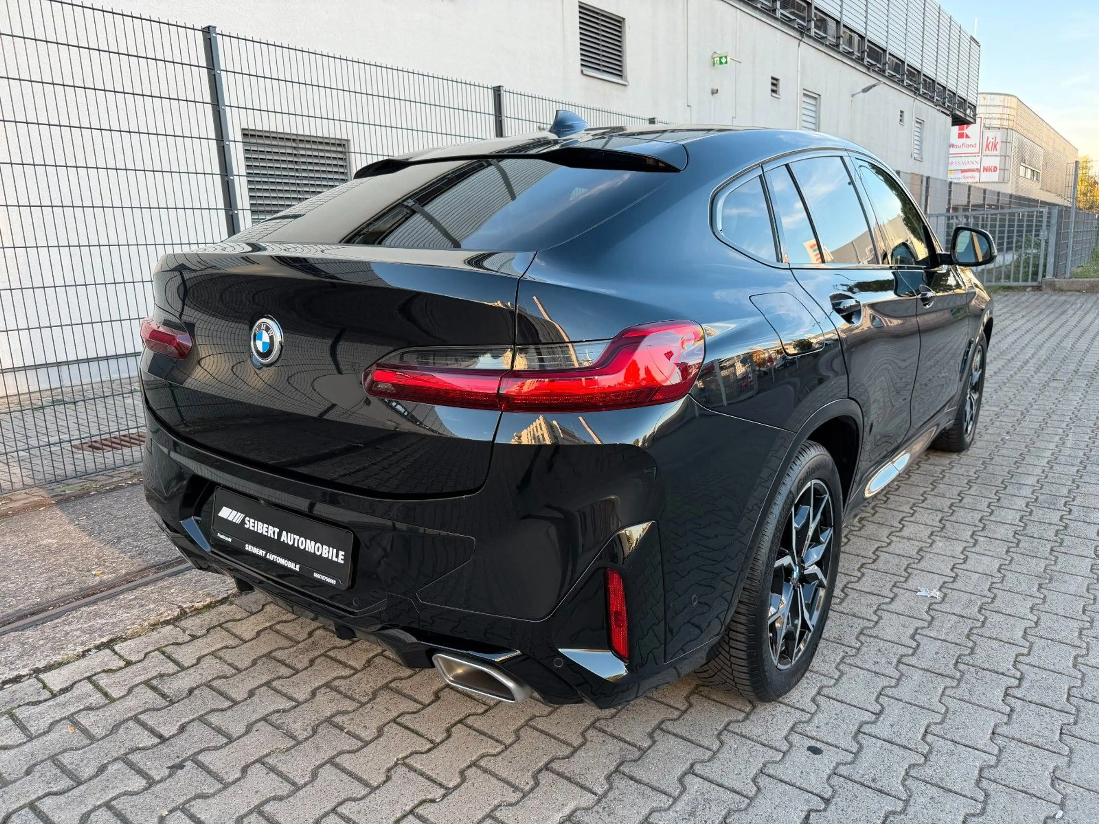 BMW X4 xDrive 20 d M Sport PANO/360°/LASER/MEMORY — photo 3