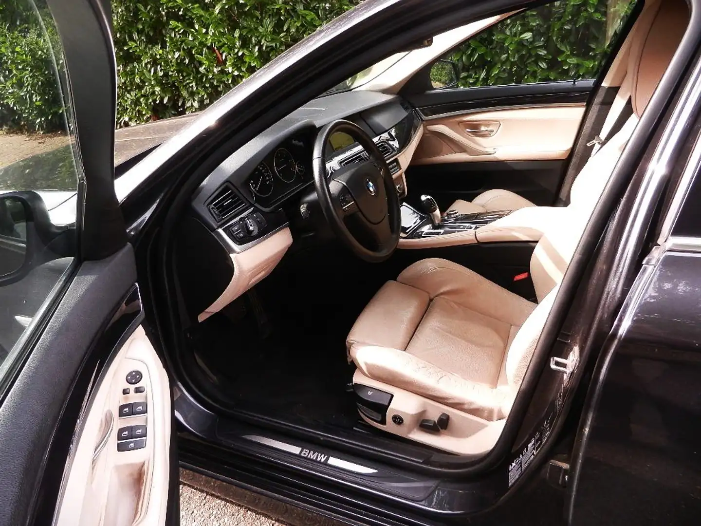 BMW 525 525d xDrive Touring Aut. Sportsitze, HUD Fekete - 1