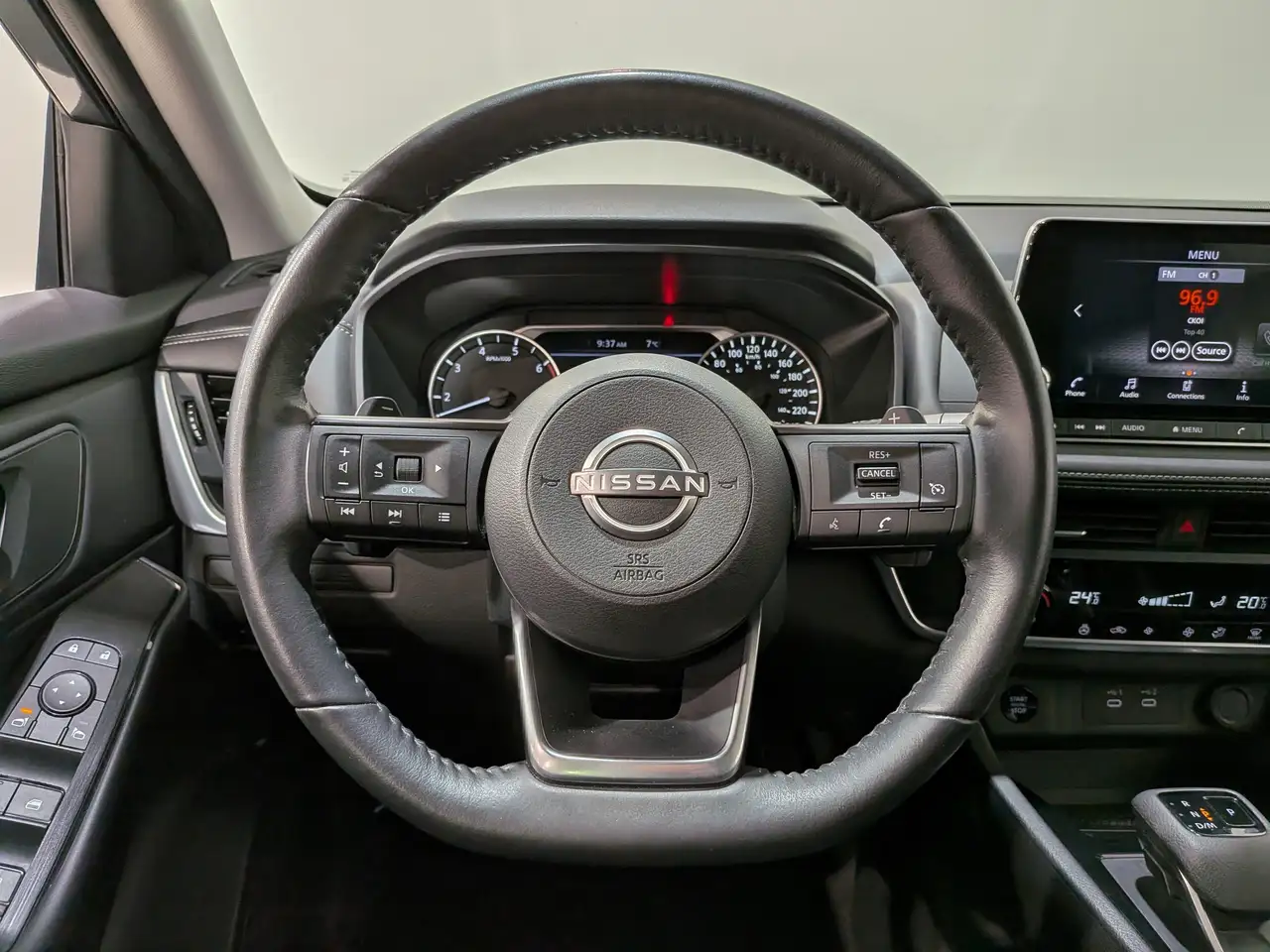 Nissan Rogue снимка Nissan Rogue