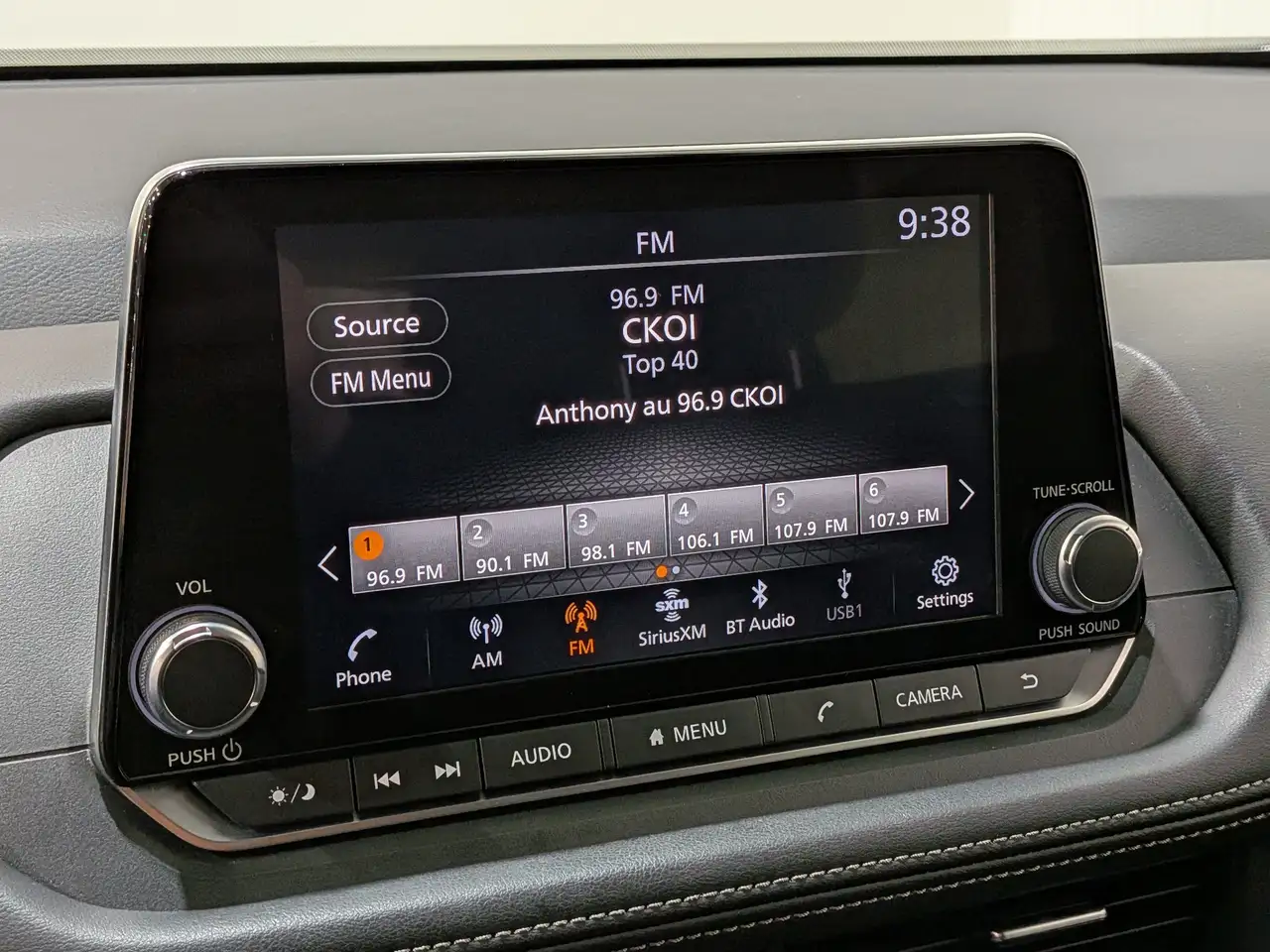 Nissan Rogue снимка Nissan Rogue