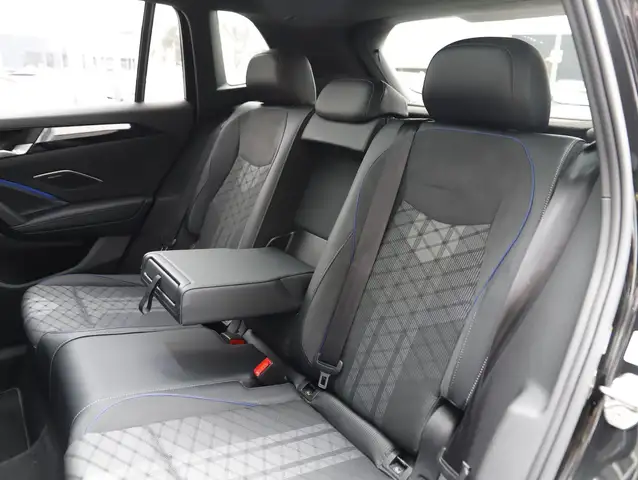 Volkswagen Tiguan R-Line TDI 4MOTION DSG Ansicht 45