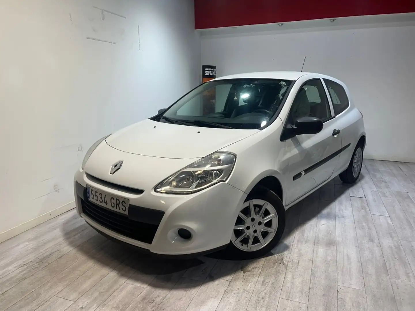Renault Clio 1.2 16v Authentique Blanco - 2