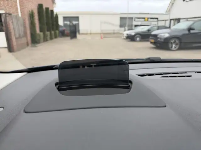 BMW 2 Series view 6