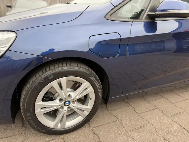 BMW 2 Series view 18