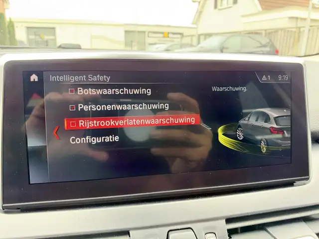 BMW 2 Series view 17