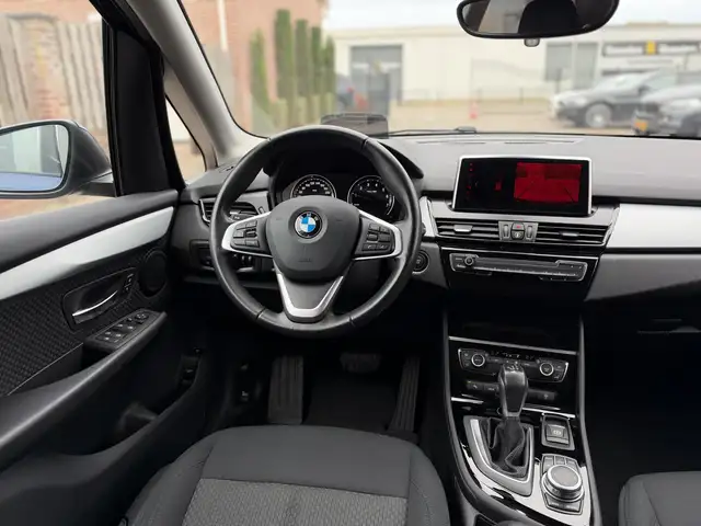 BMW 2 Series view 2