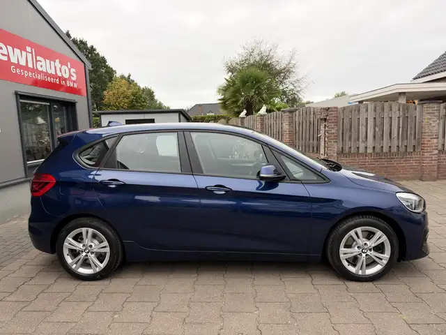 BMW 2 Series view 13