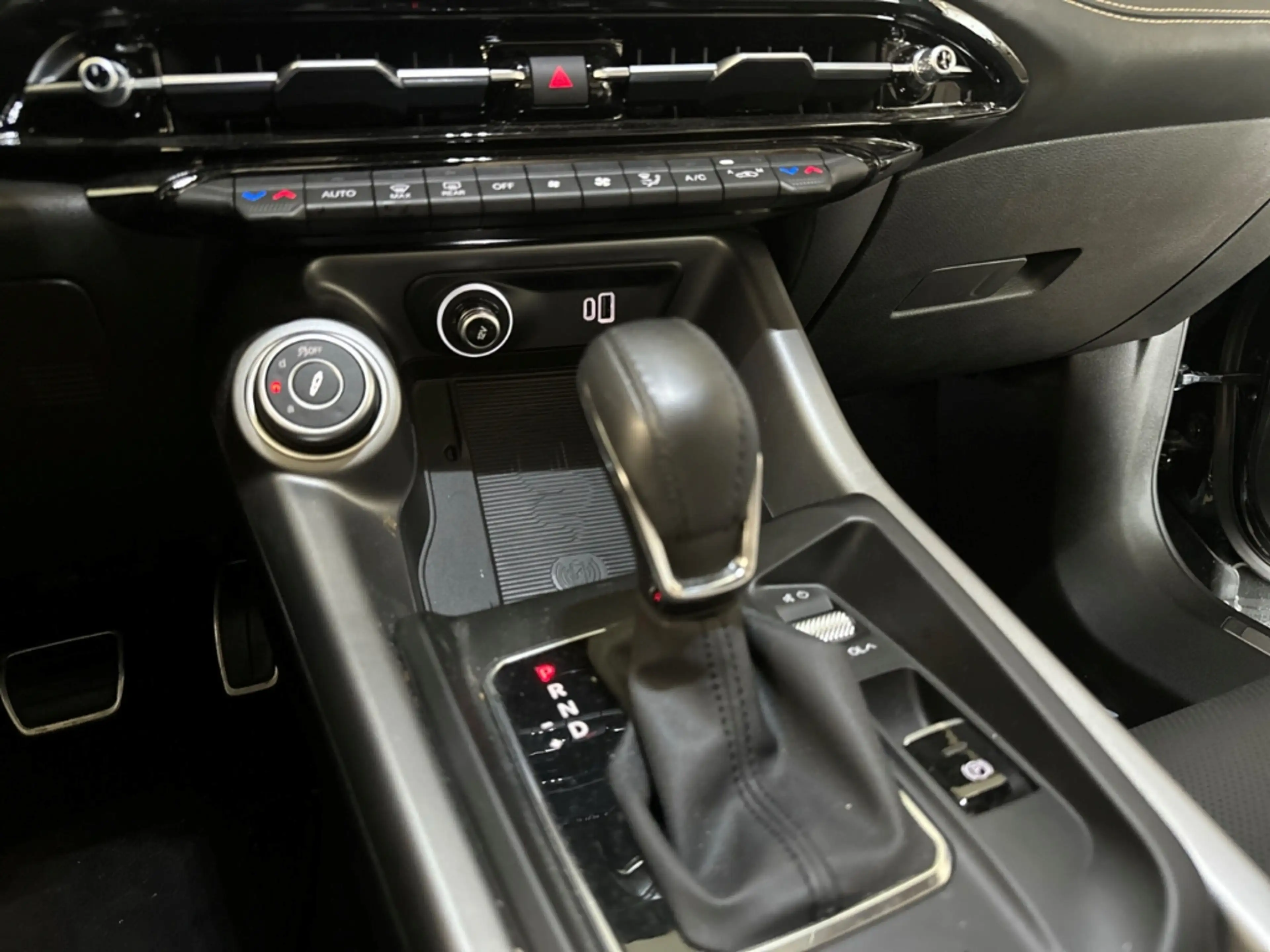 Alfa Romeo Tonale 1.5VGT Veloce  PANO ACC Voll-LED Kam. 20'' — photo 13