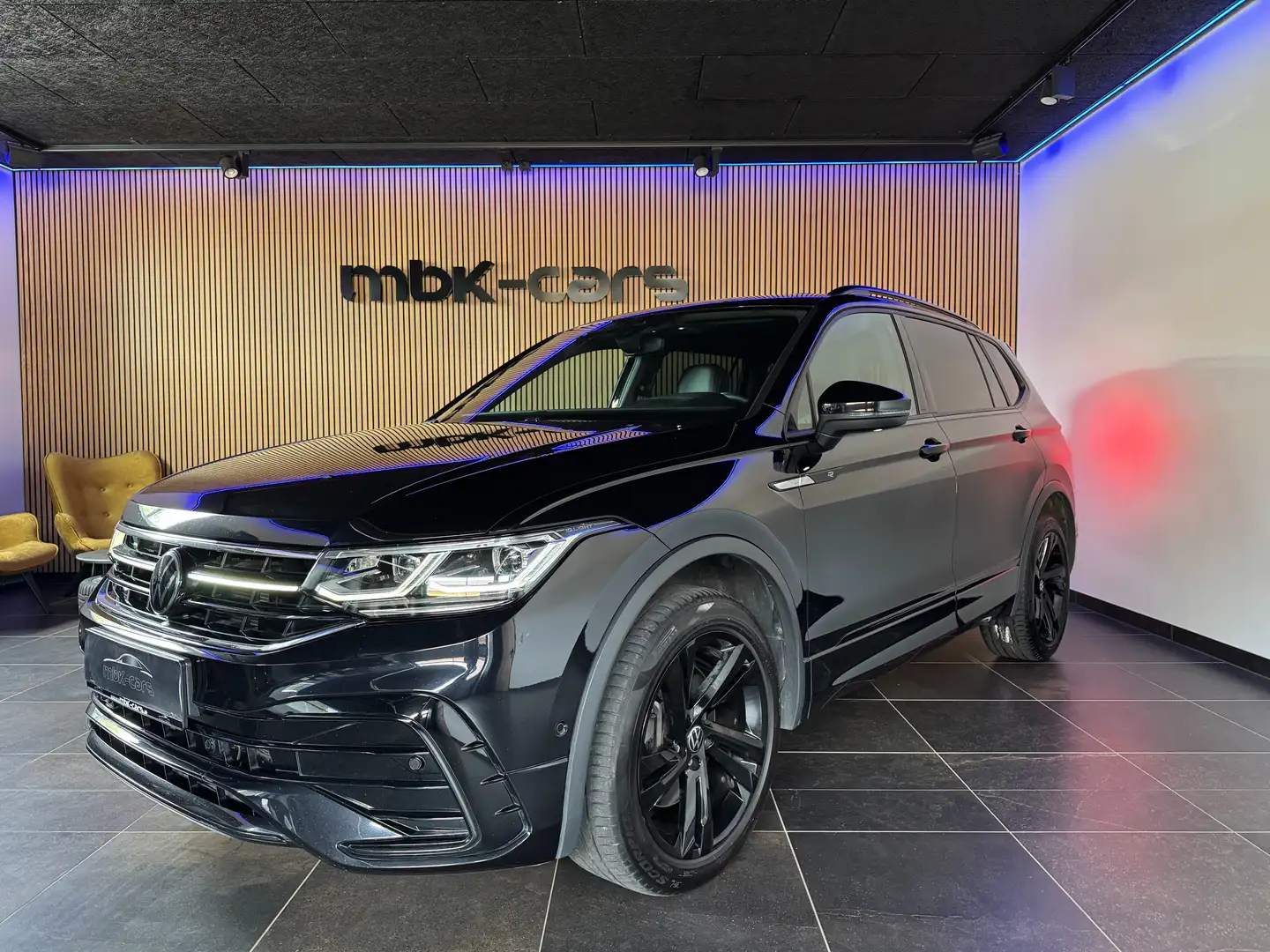 Volkswagen Tiguan Allspace R-Line 4Motion *AHK, Head-UP* Schwarz - 2