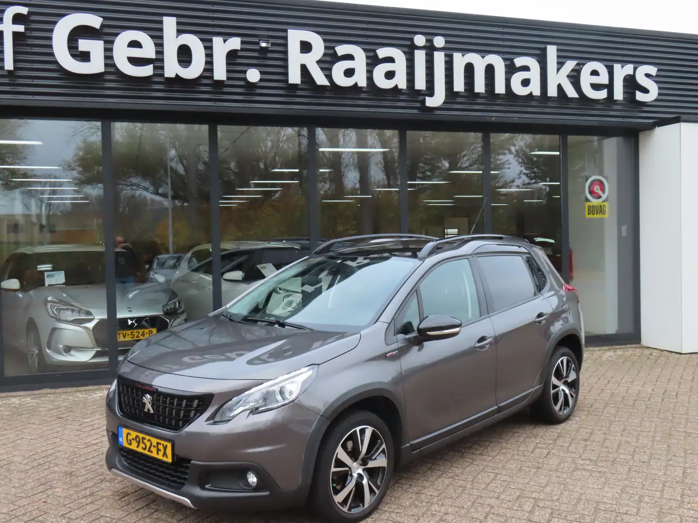 Peugeot 2008 1.2 PureTech GT-Line*Panoramadak*Navigatie* Grijs - 1