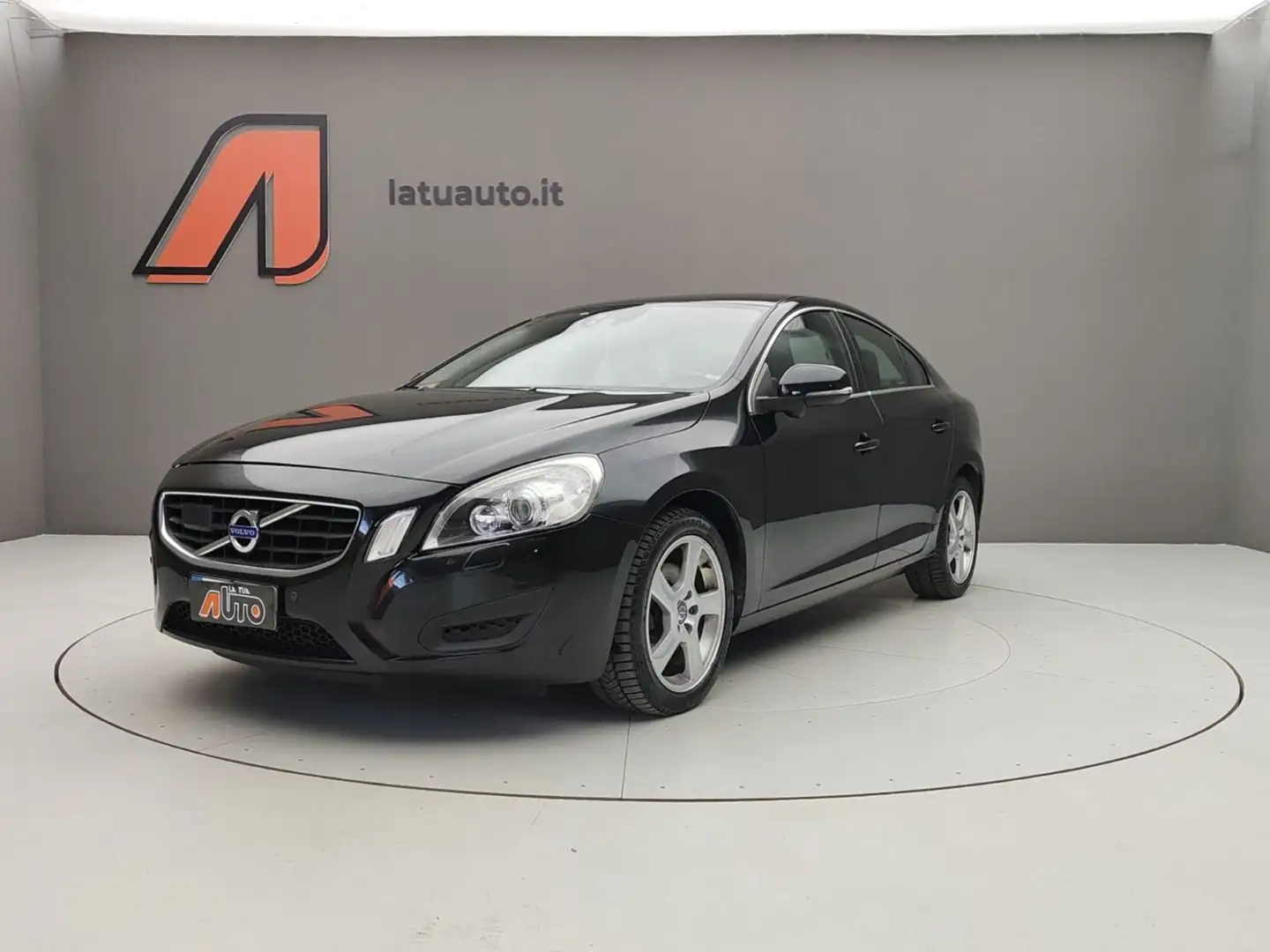 Volvo S60 2.0 D3 163CV MOMENTUM GEARTRONIC Negru - 1