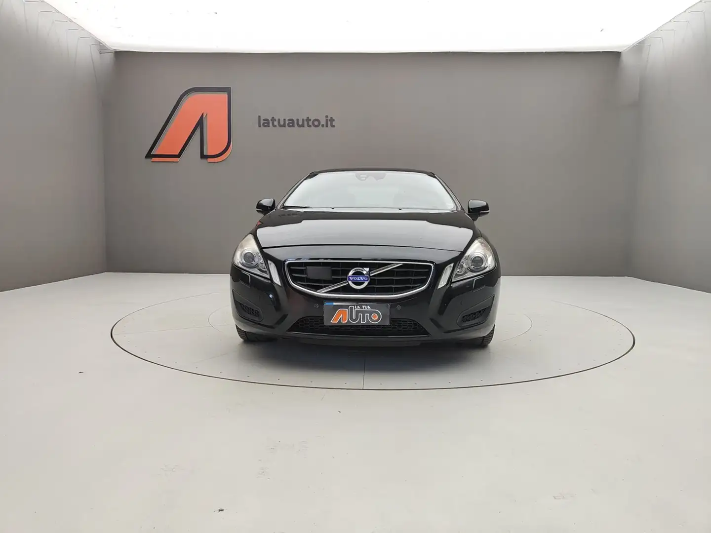Volvo S60 2.0 D3 163CV MOMENTUM GEARTRONIC Negru - 2