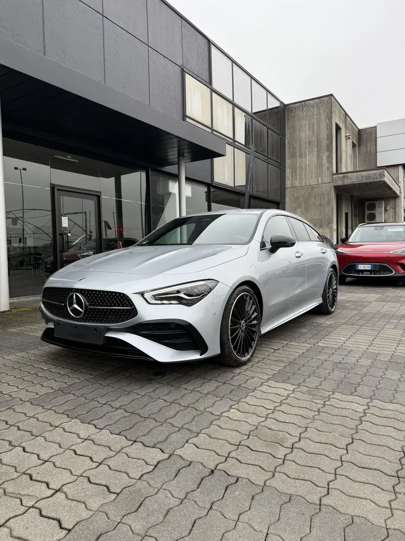 Mercedes-Benz CLA 200 CLA Shooting Brake 200 AMG Line Premium auto Argent - 1