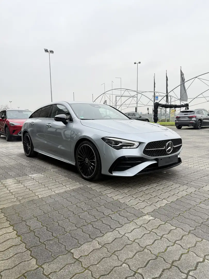 Mercedes-Benz CLA 200 CLA Shooting Brake 200 AMG Line Premium auto Argent - 2