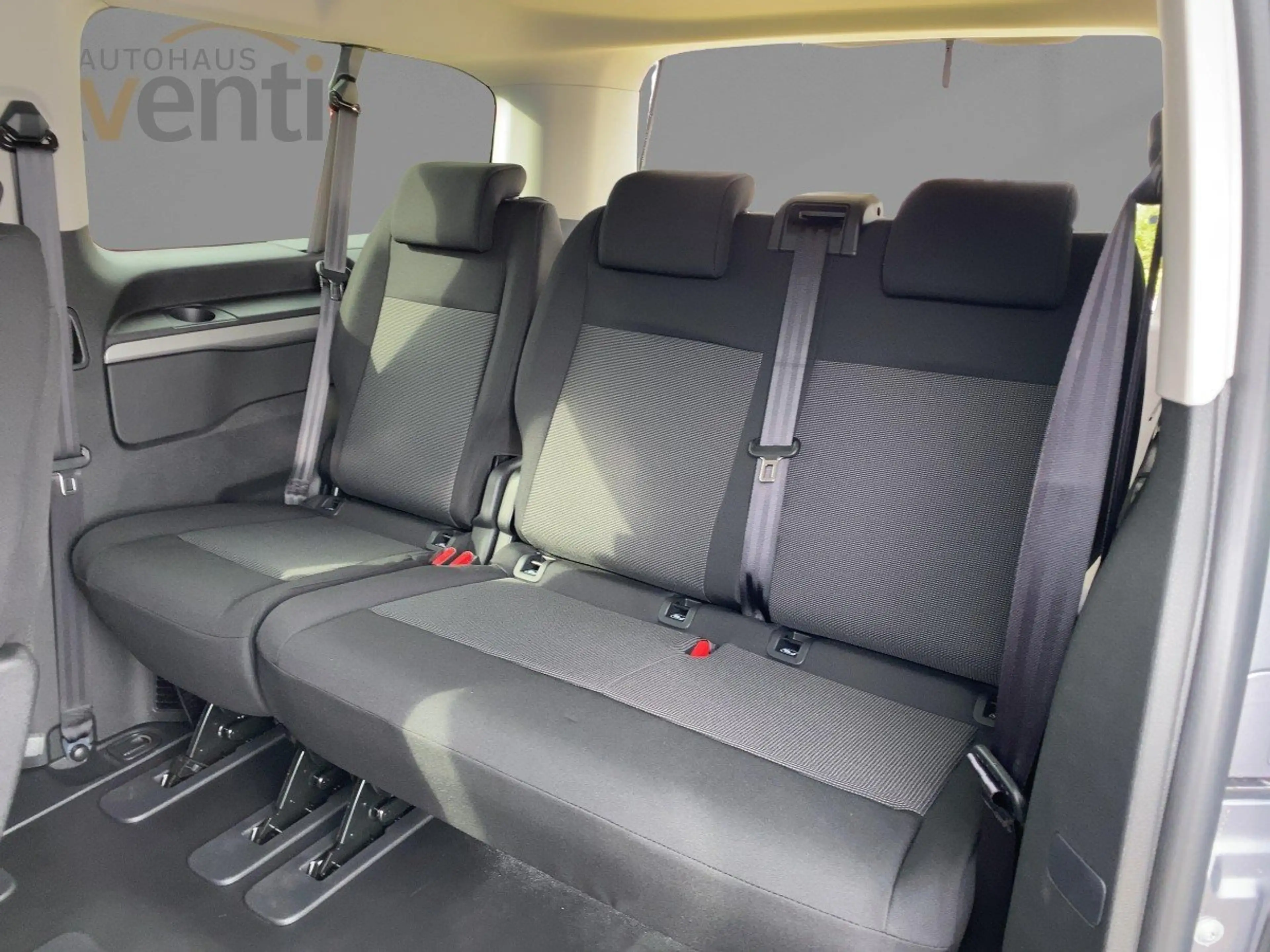 Opel Zafira Life Edition L3 *9 Sitze*AHK*LED*Navi* — photo 7