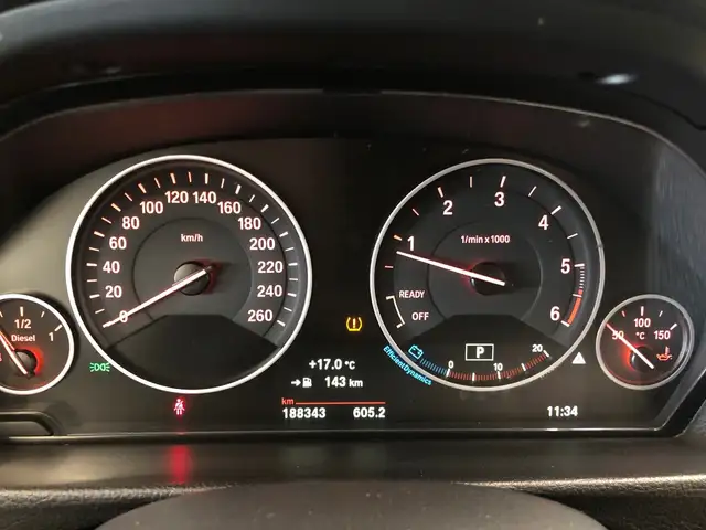 BMW 3 Series view 4