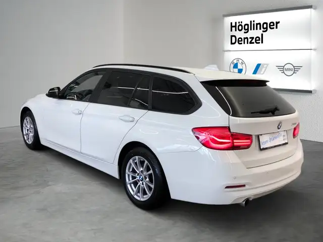 BMW 3 Series view 9