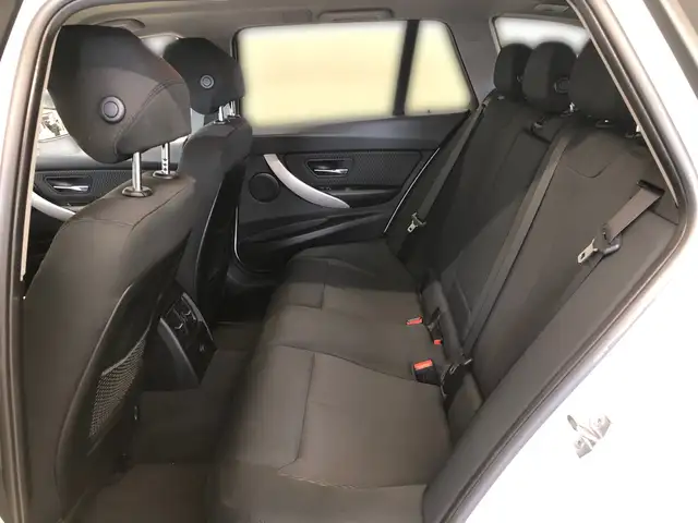 BMW 3 Series view 6