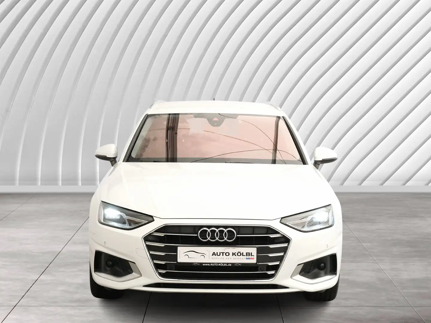 Audi A4 Avant 35 TDI advanced AHK NAVI LED PDC V+H Wit - 2