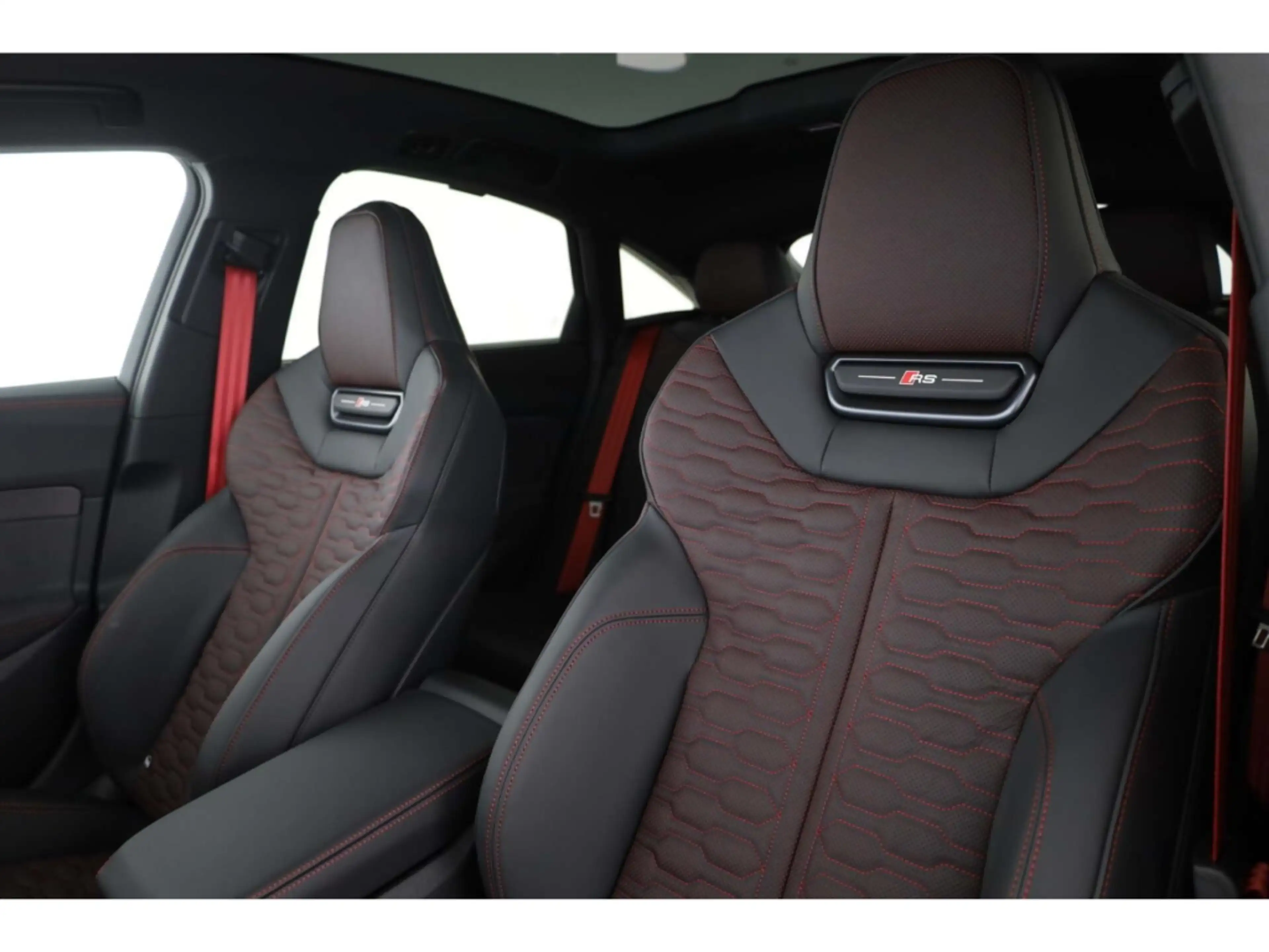 Audi RS5 Limousine e-hybrid quattro Sport Paket — photo 10