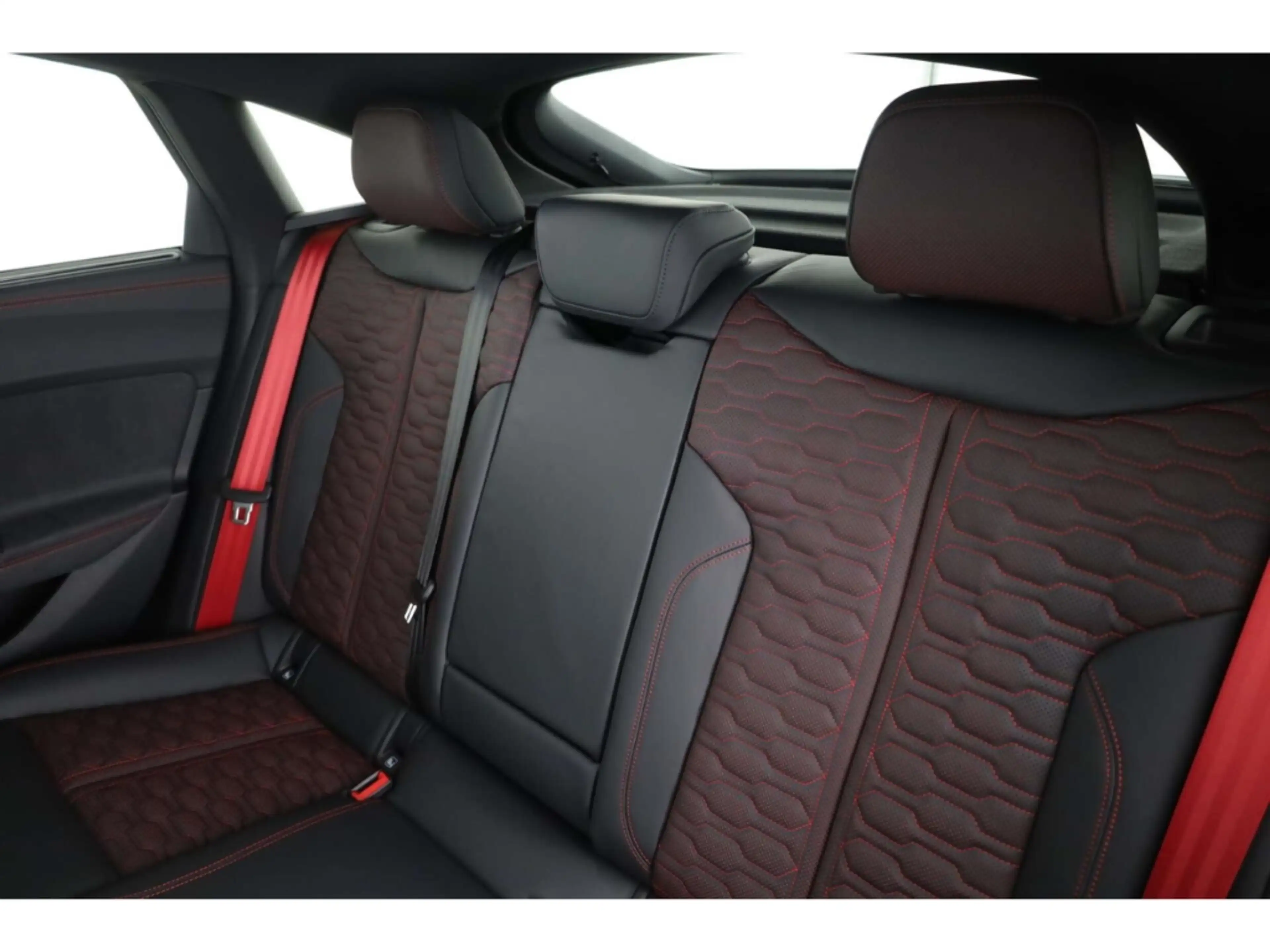 Audi RS5 Limousine e-hybrid quattro Sport Paket — photo 11