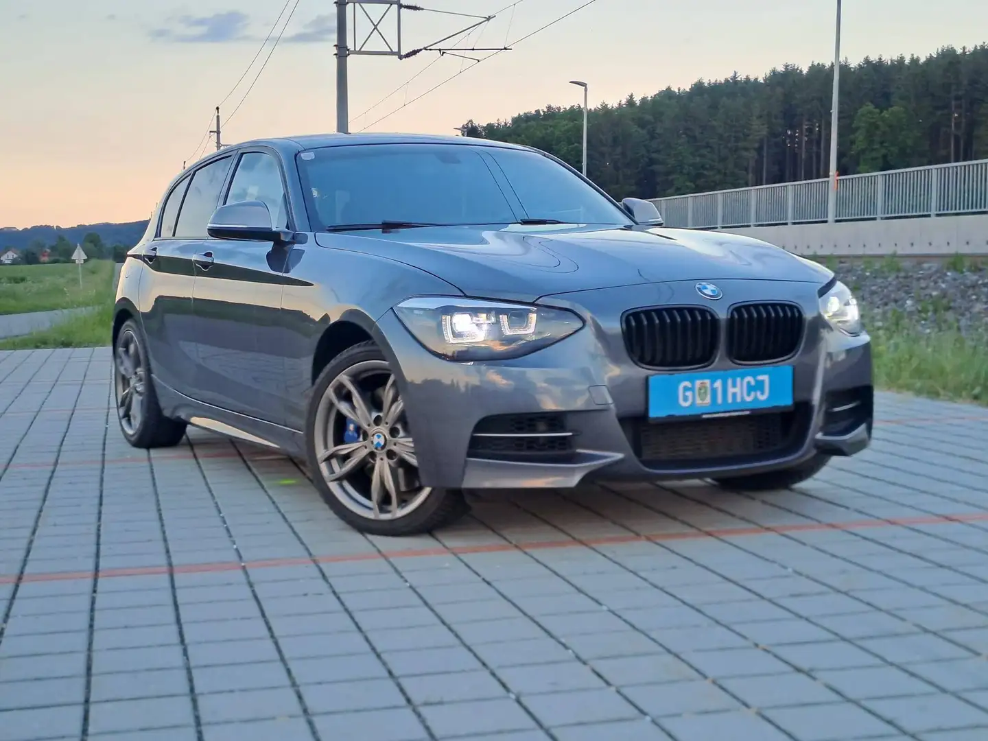 BMW 135 M135i xDrive Aut. Grau - 1