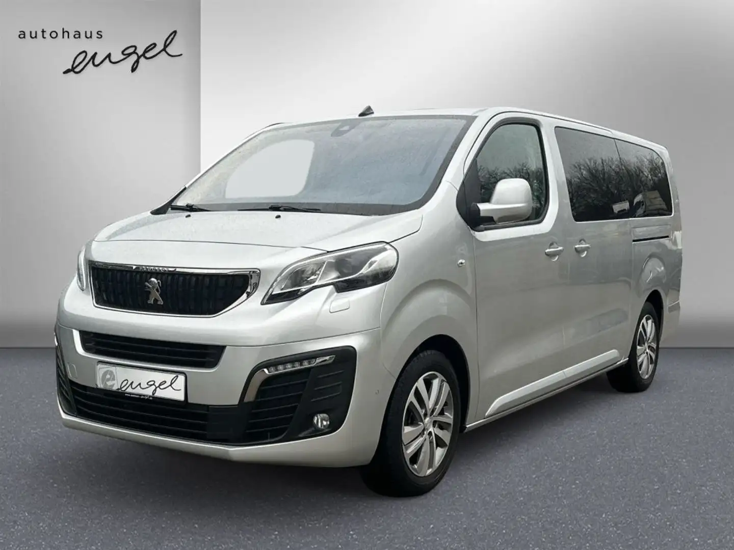 Peugeot Traveller Traveller L3 2.0 BlueHDi 150 Allure,NAVI,AHK,TEMPO Stříbrná - 1