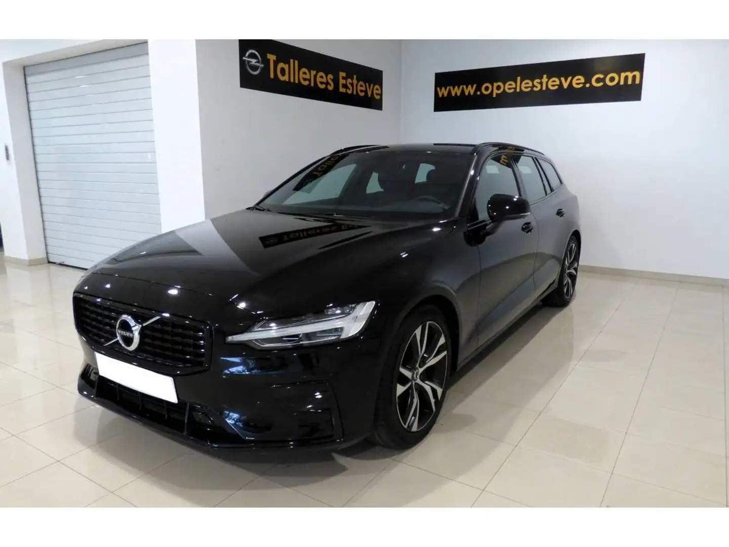 Volvo V60 B4 R-Design Aut. Fekete - 1
