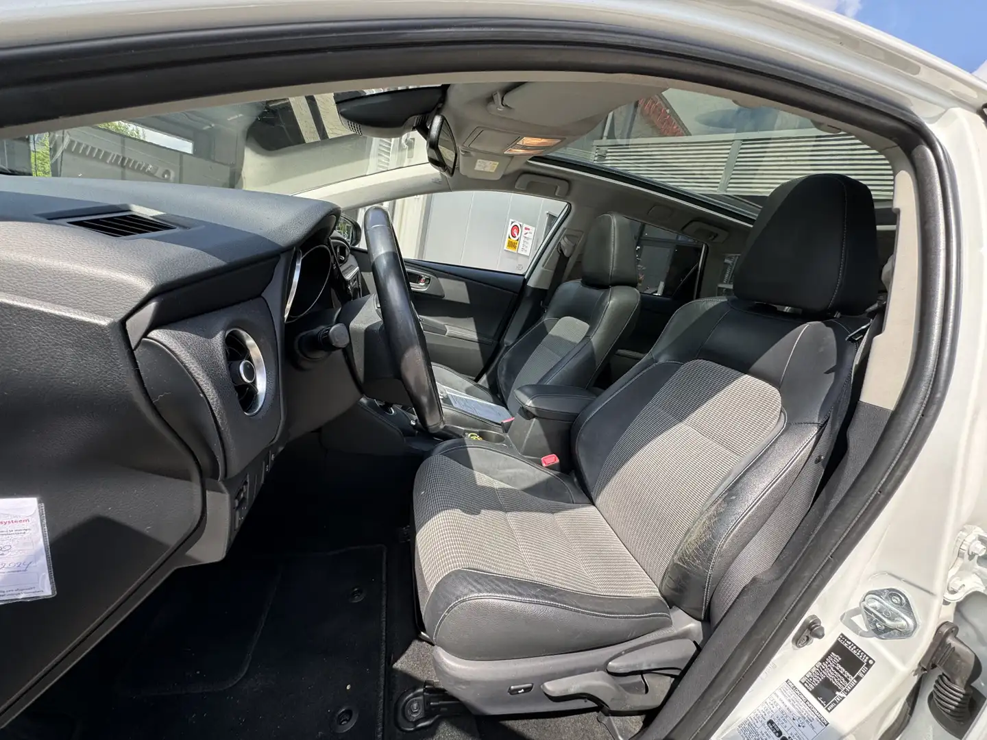 Toyota Auris Touring Sports 1.8 Hybrid Lease pro Xenon/Panorama Blanco - 2