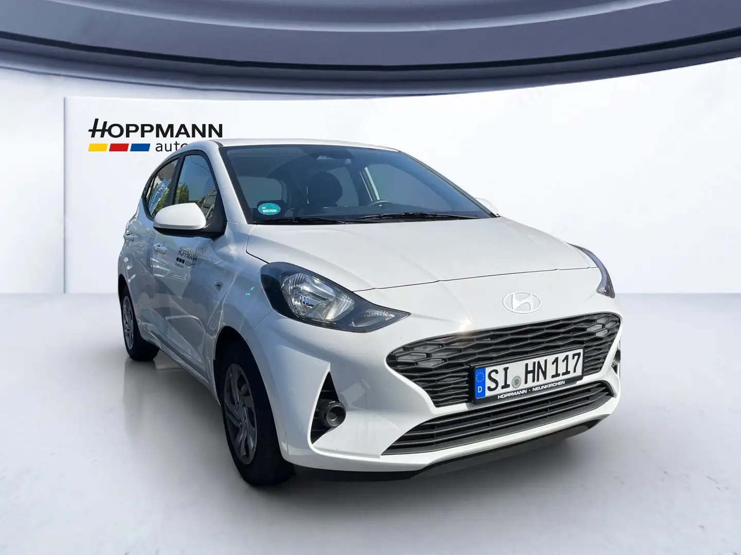 Hyundai i10 FL (MY25) 1.0 Benzin, (63 PS) 5-MT 2WD Selec Weiß - 2