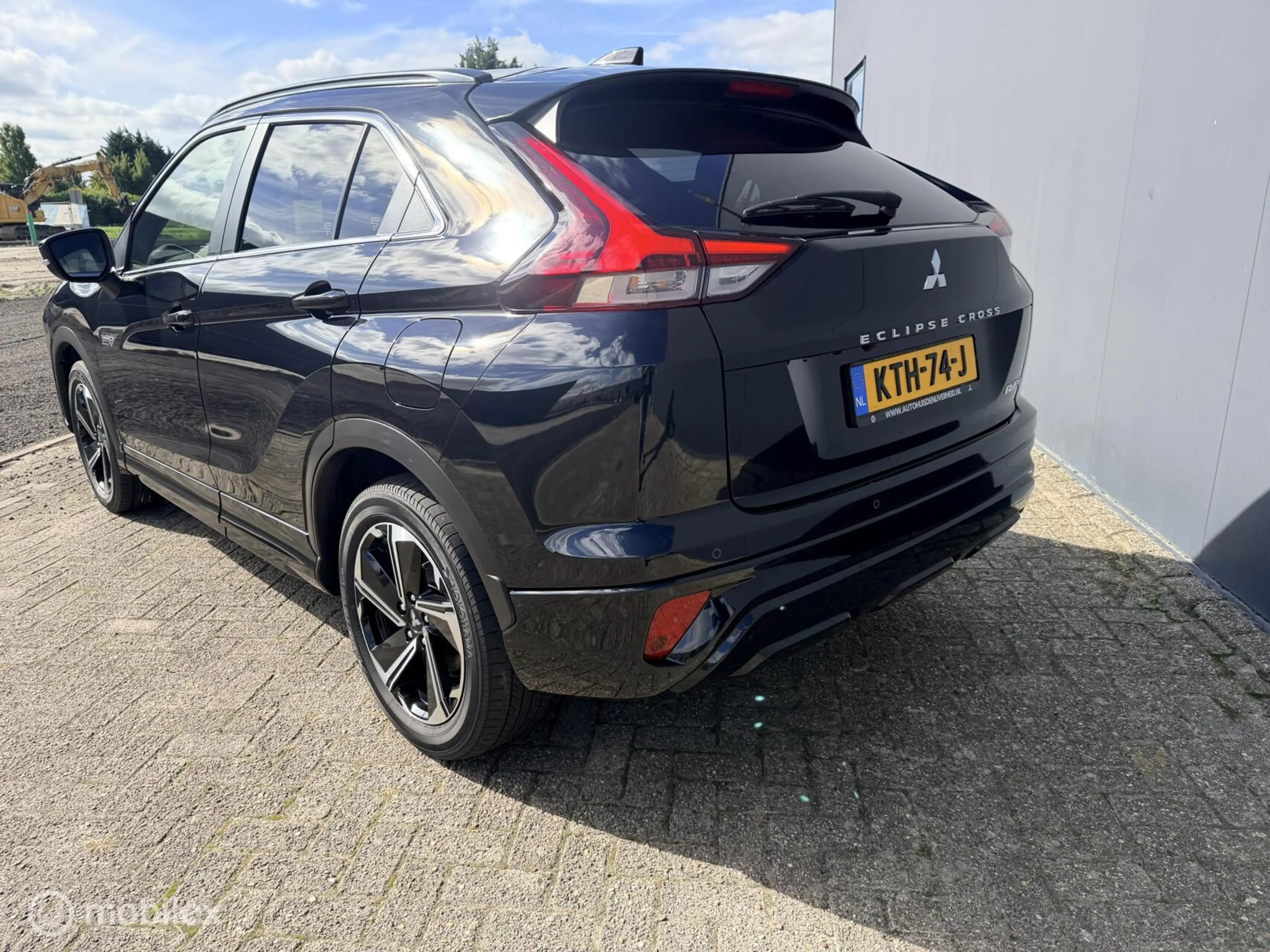 Mitsubishi Eclipse Cross 2.4 PHEV Instyle|offwhite leder|carplay — photo 3