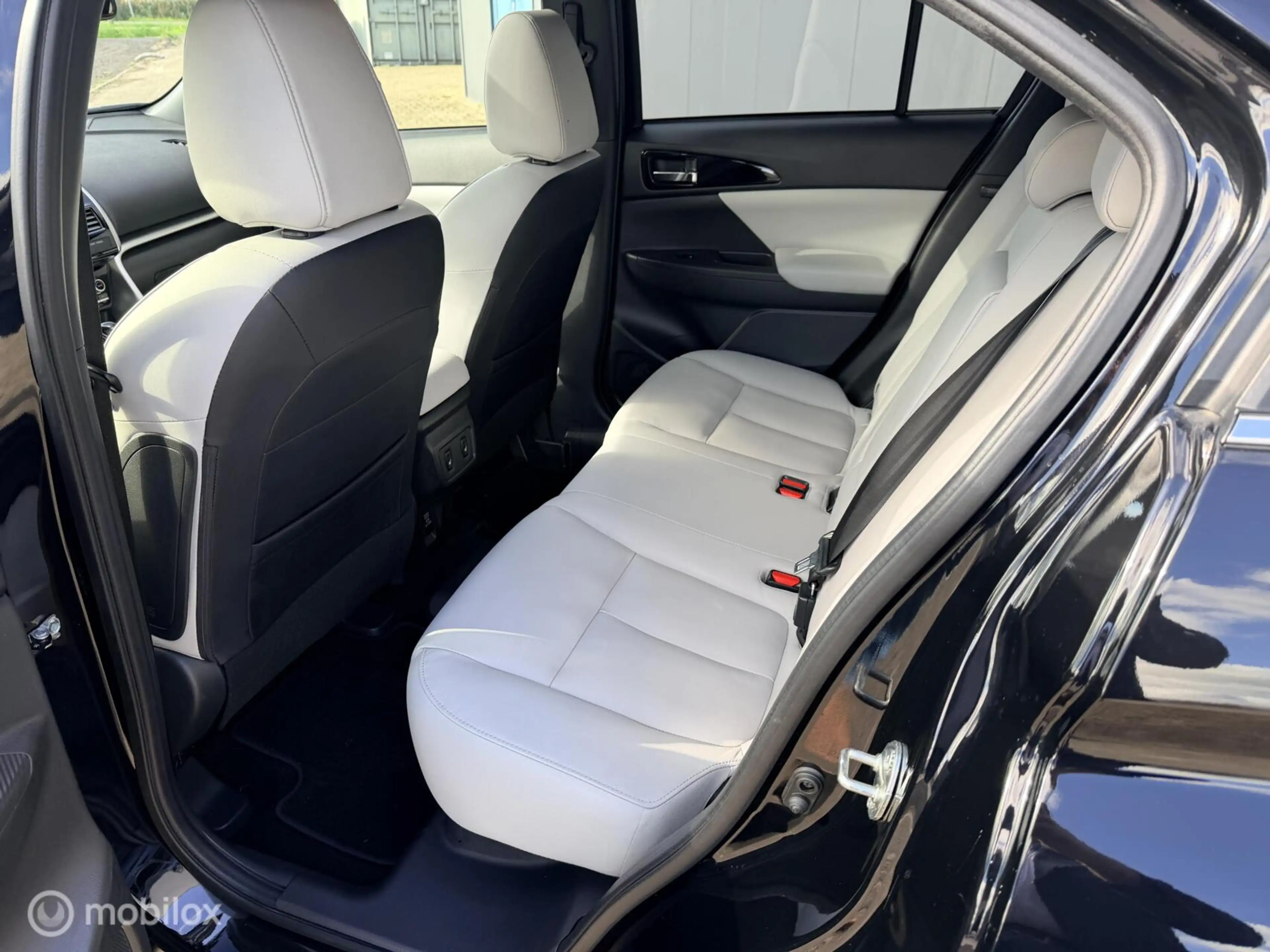 Mitsubishi Eclipse Cross 2.4 PHEV Instyle|offwhite leder|carplay — photo 8