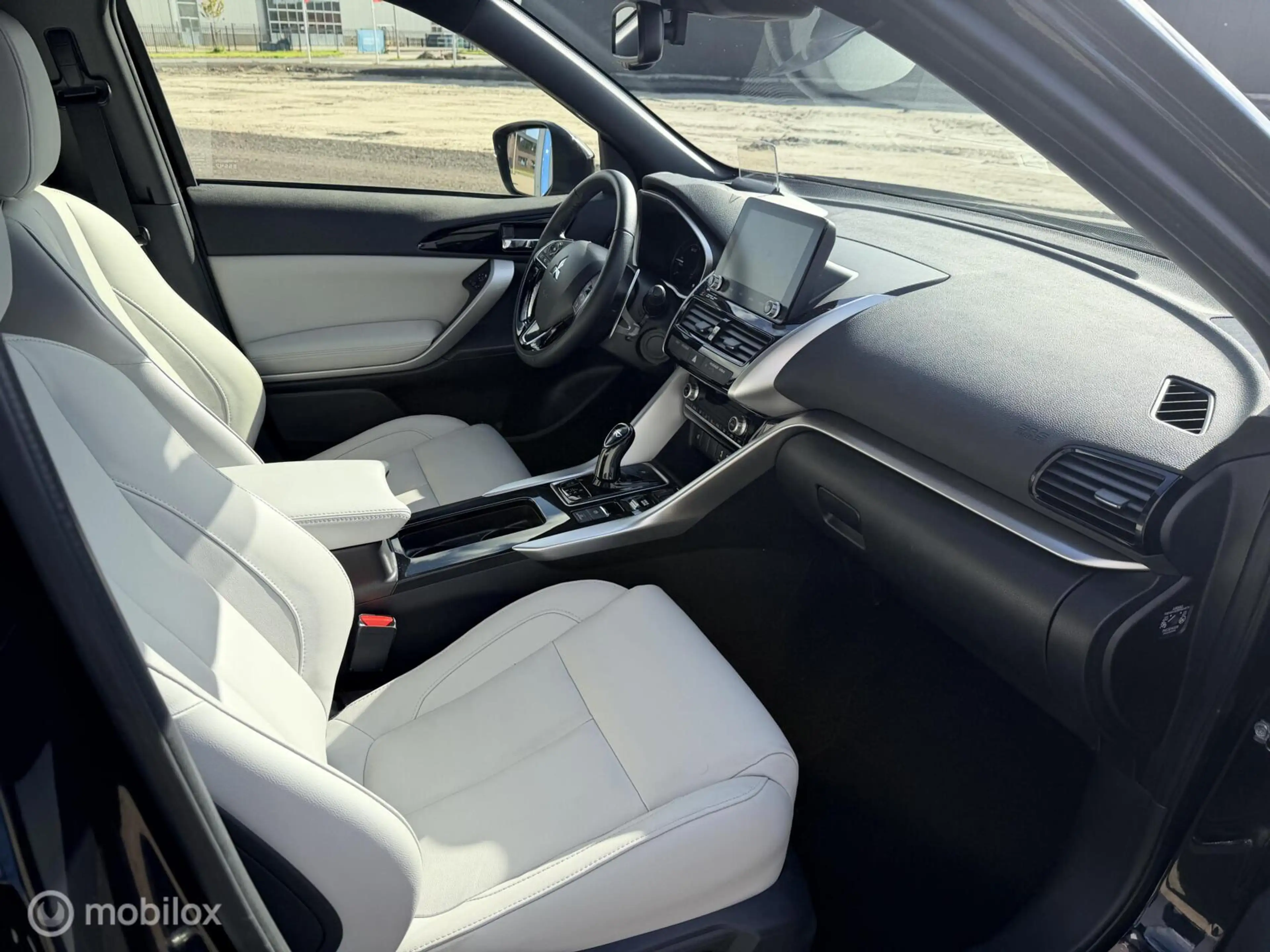 Mitsubishi Eclipse Cross 2.4 PHEV Instyle|offwhite leder|carplay — photo 28
