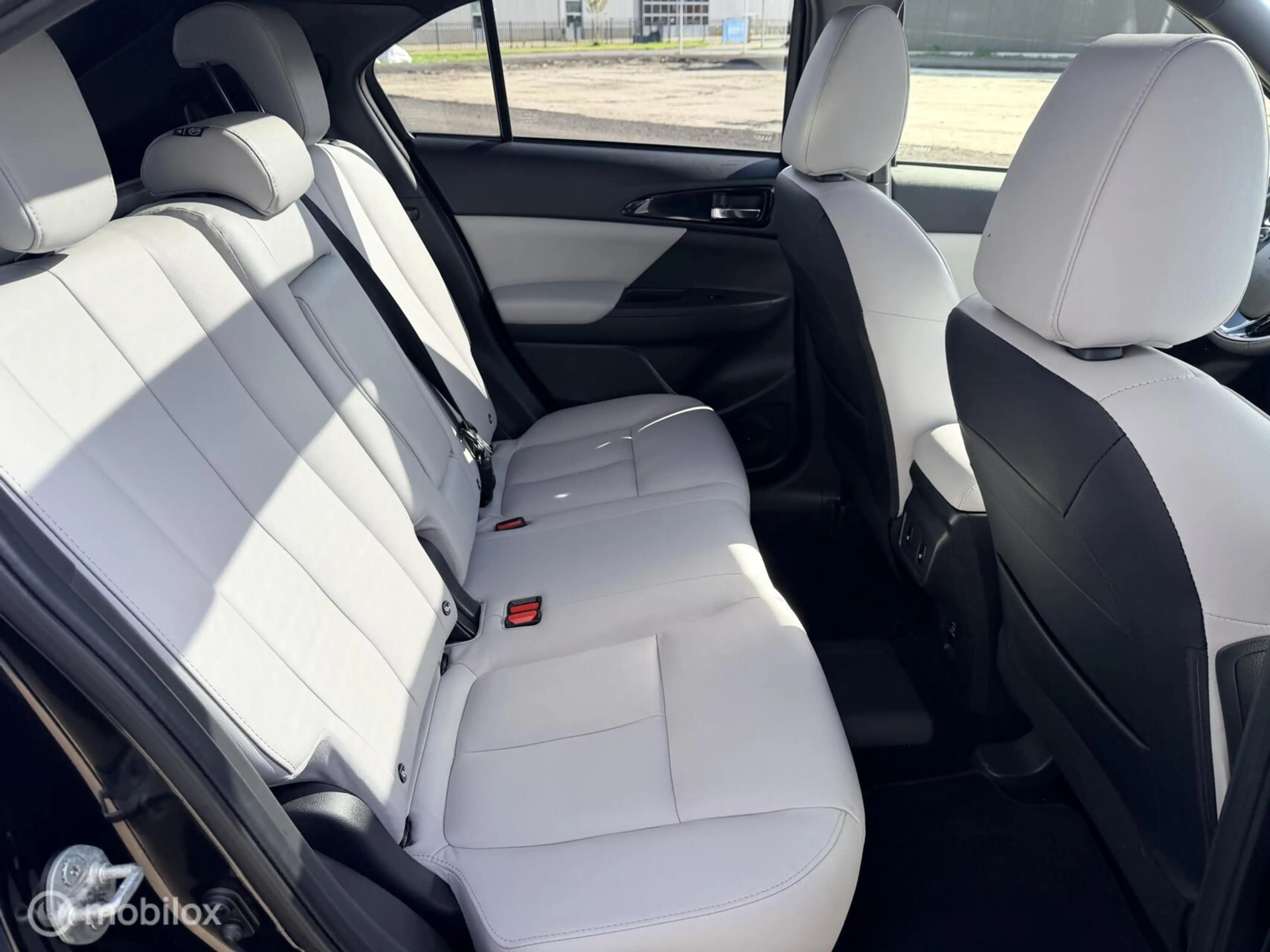 Mitsubishi Eclipse Cross 2.4 PHEV Instyle|offwhite leder|carplay — photo 27