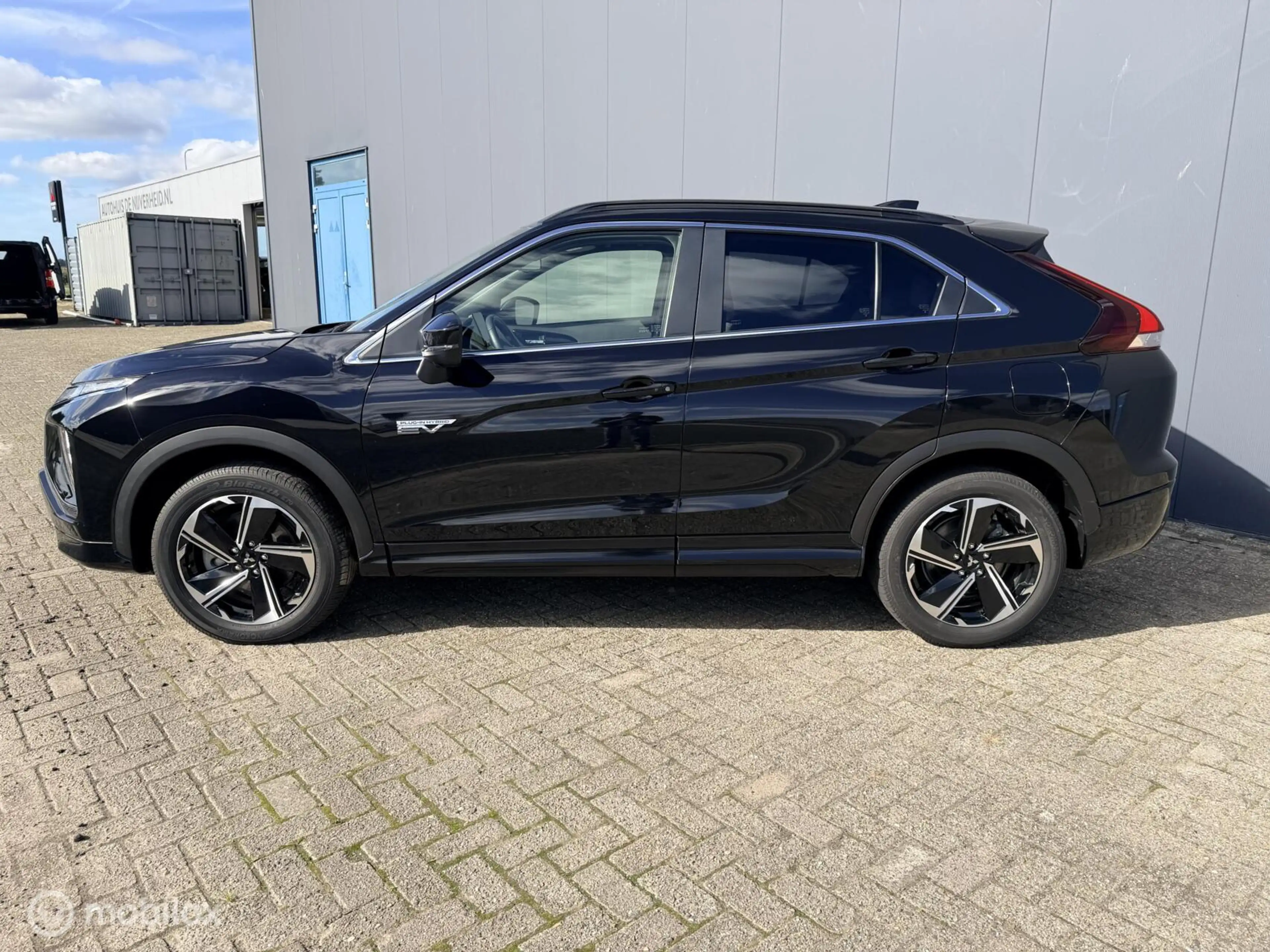 Mitsubishi Eclipse Cross 2.4 PHEV Instyle|offwhite leder|carplay — photo 2