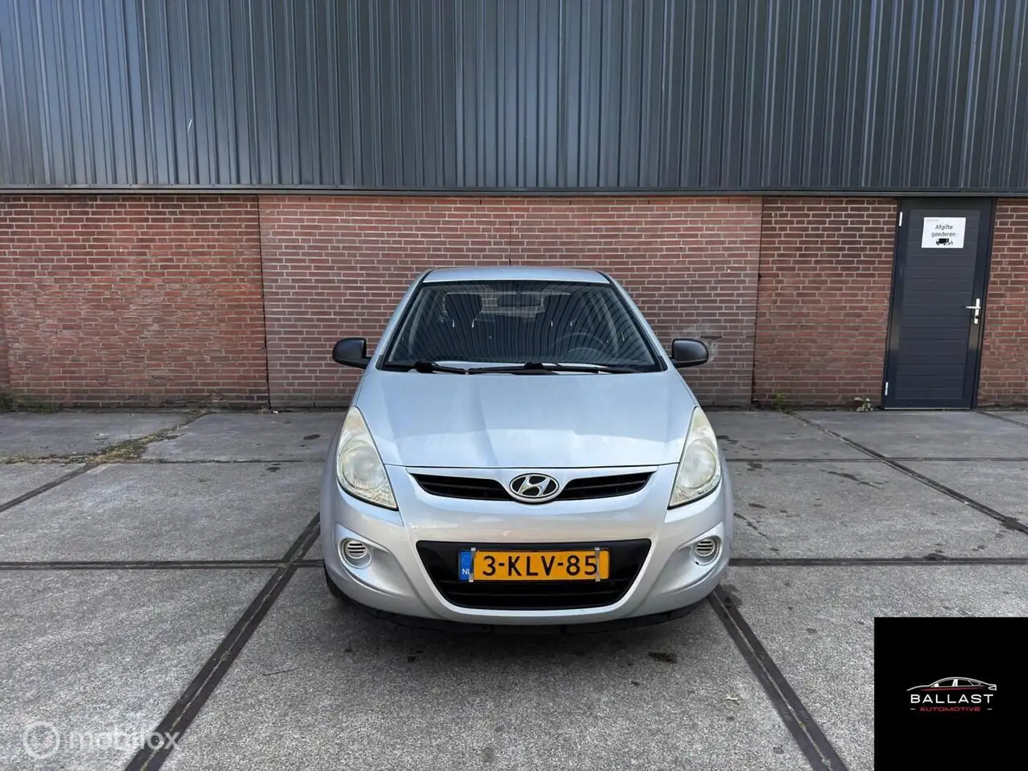 Hyundai i20 1.2i i-Drive Grijs - 2