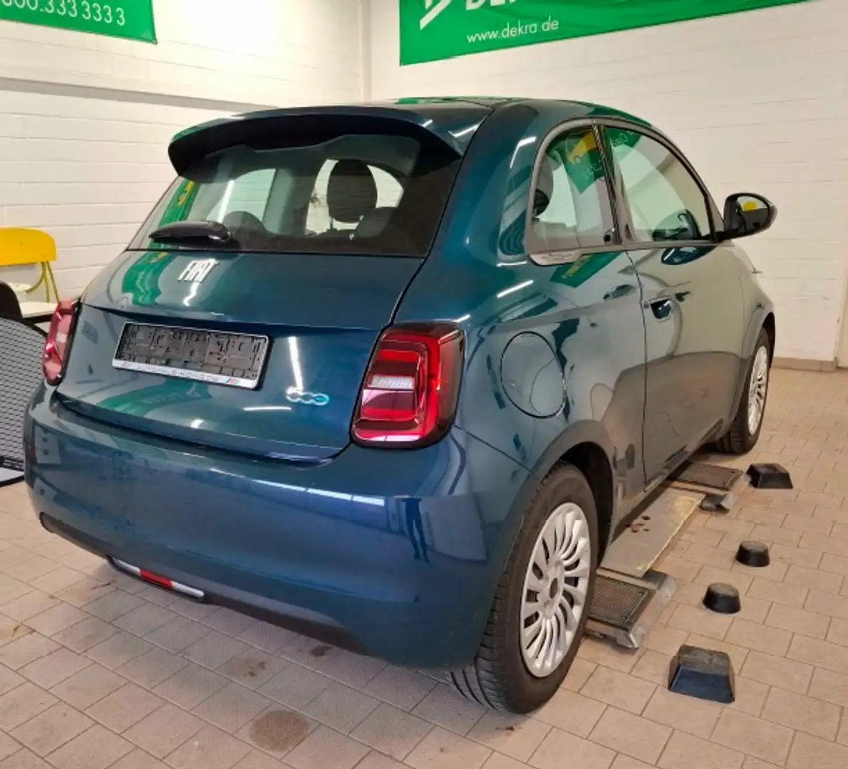 Fiat 500e 320 Km Reichweite Navi - Klimaautomatik Grün - 2