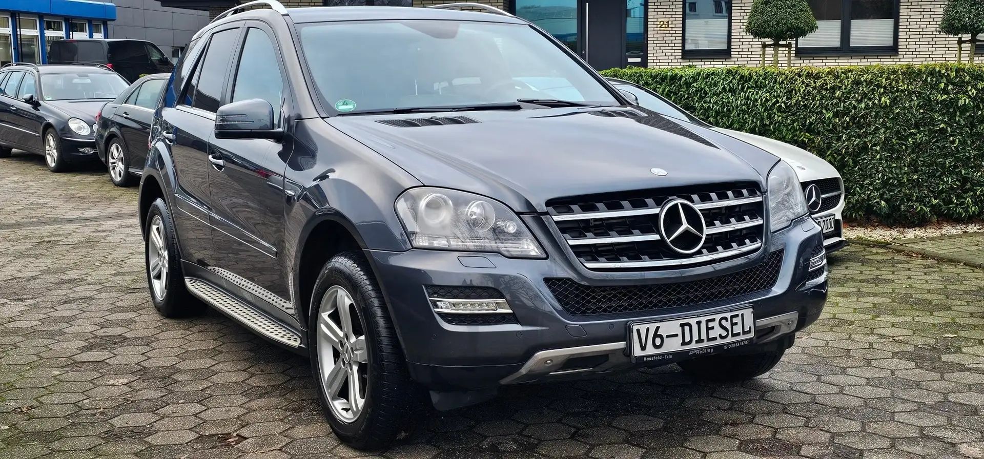 Mercedes-Benz ML 350 GRAND EDITION AHK XENON MEMORY LEDER Grau - 1