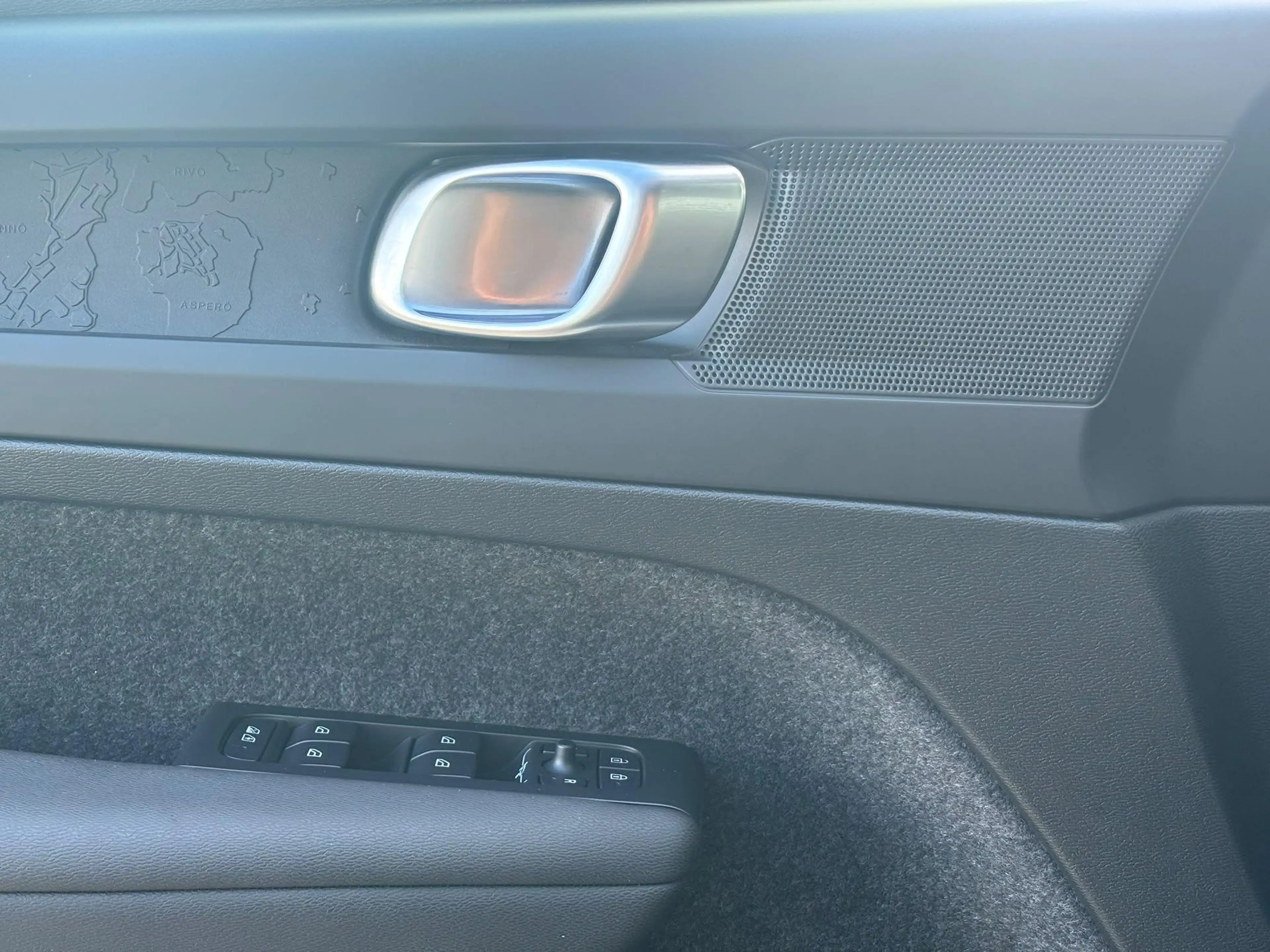 Volvo EX40 Single Motor Extended Range Plus 82 kWh — photo 9