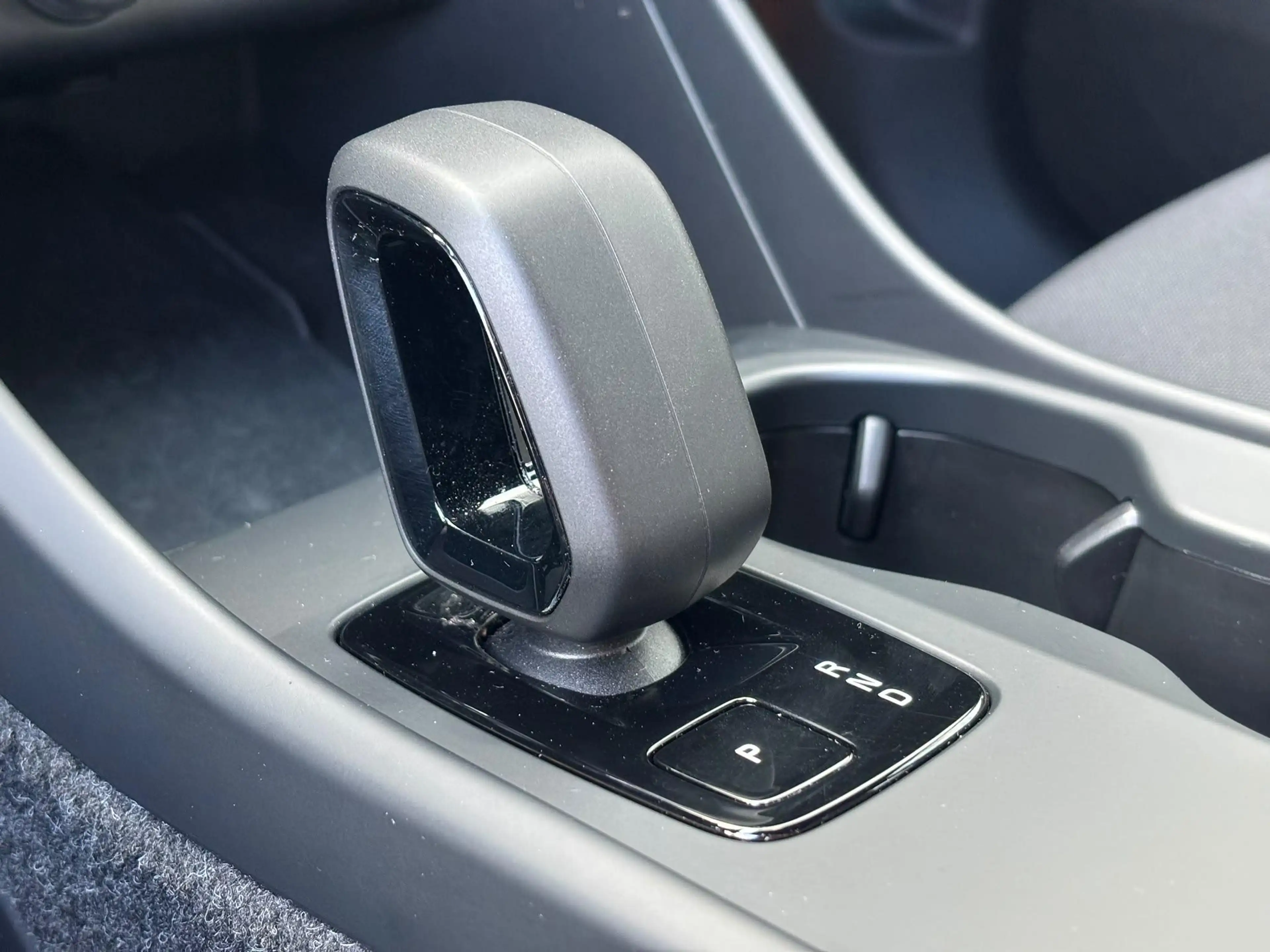 Volvo EX40 Single Motor Extended Range Plus 82 kWh — photo 12