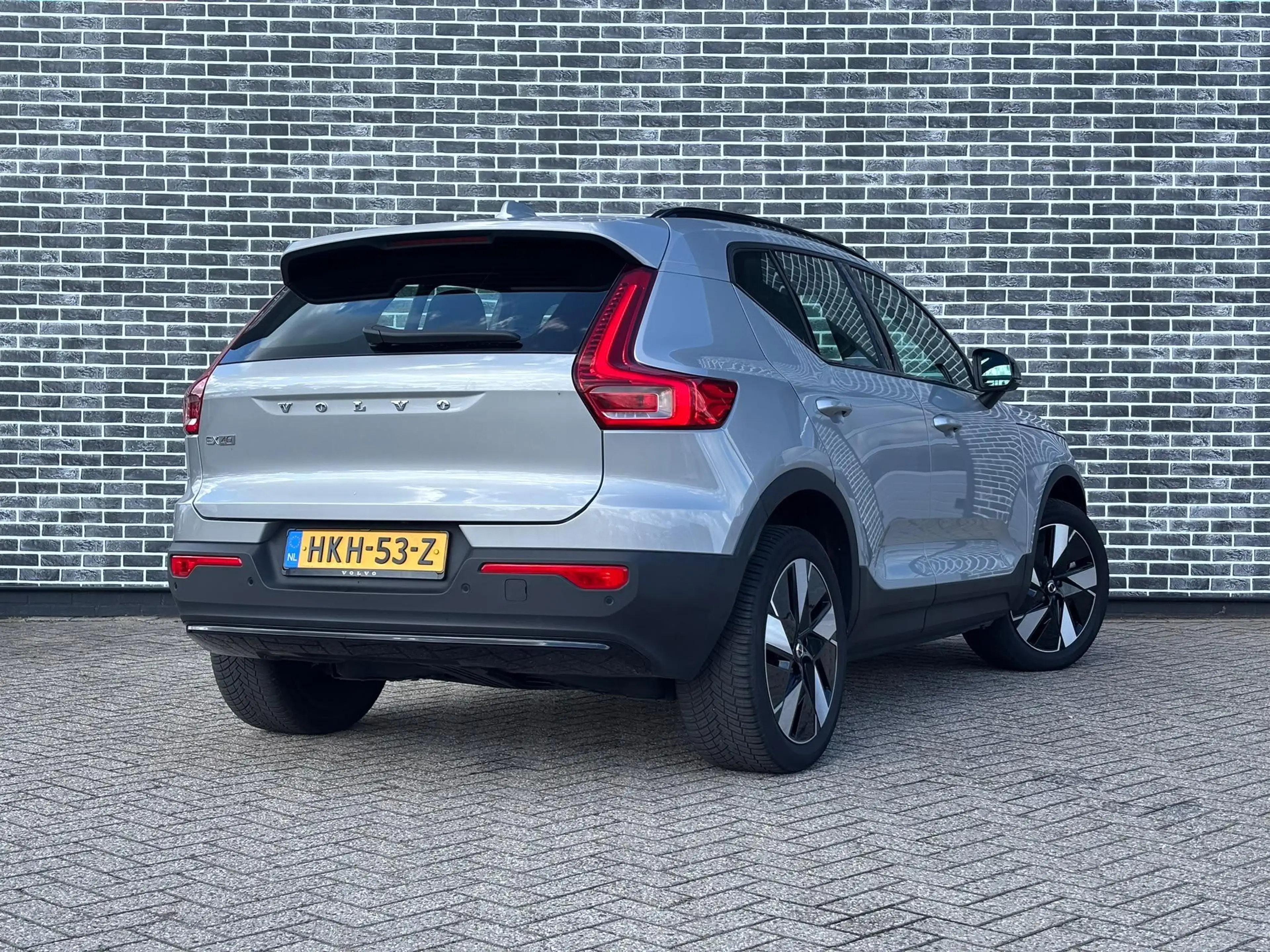 Volvo EX40 Single Motor Extended Range Plus 82 kWh — photo 5