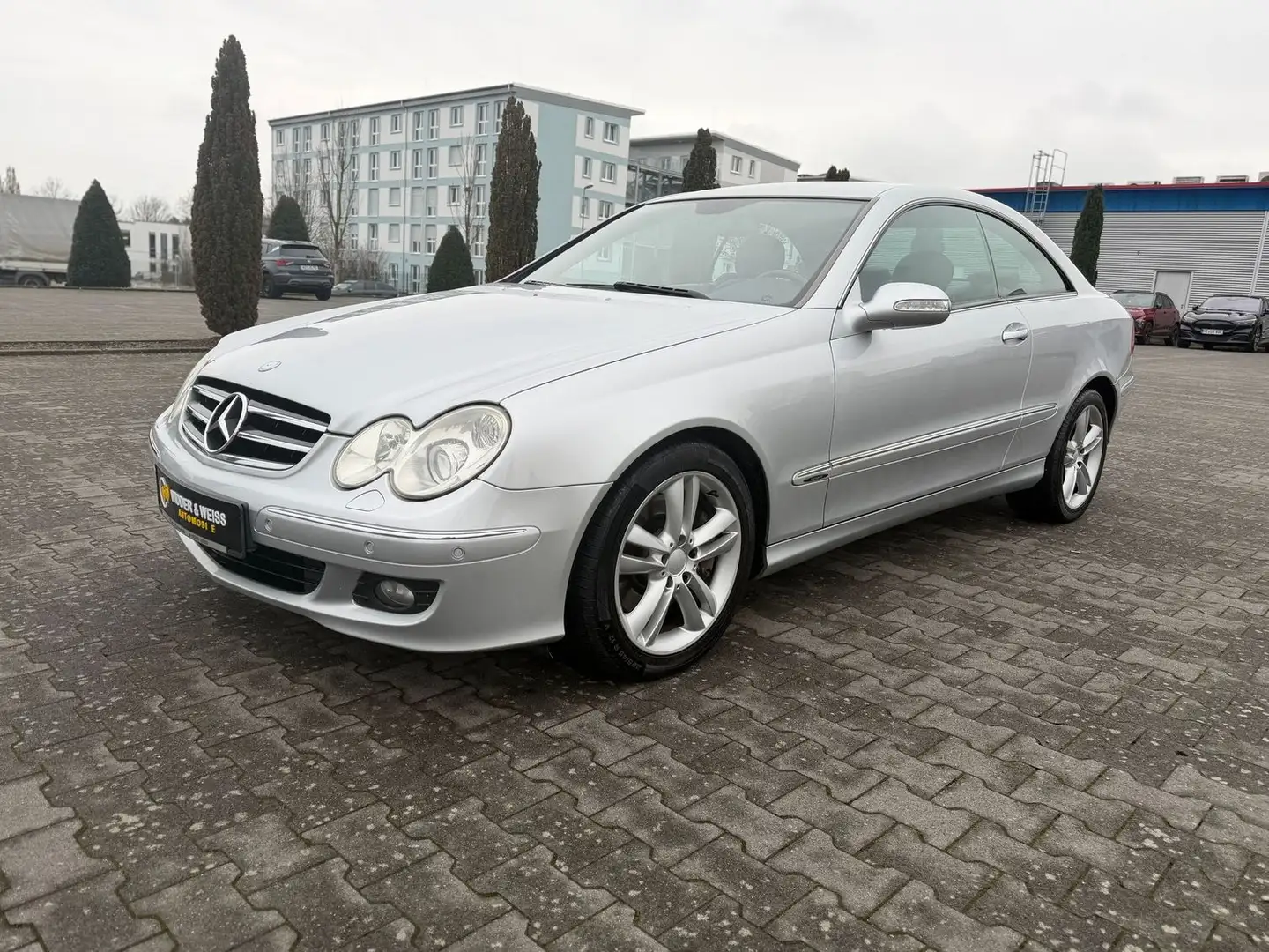 Mercedes-Benz CLK 320 CDI AUTOMATIK/NAVI/XENON/LEDER/S-HEFT Silber - 1